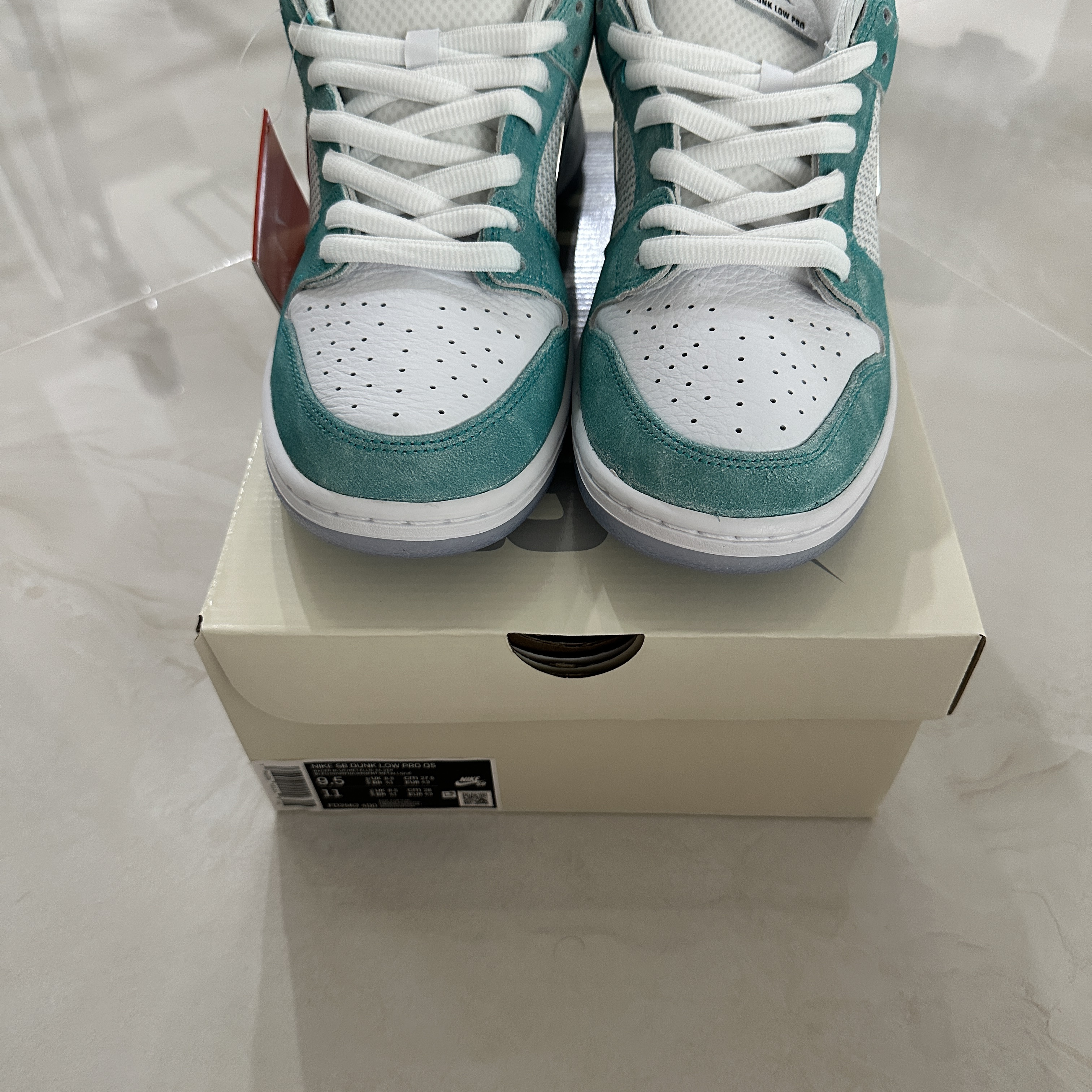Nike x April Skateboards SB Dunk Low Pro QS Racer Blue Metallic Silver 착용 스타일 - 1