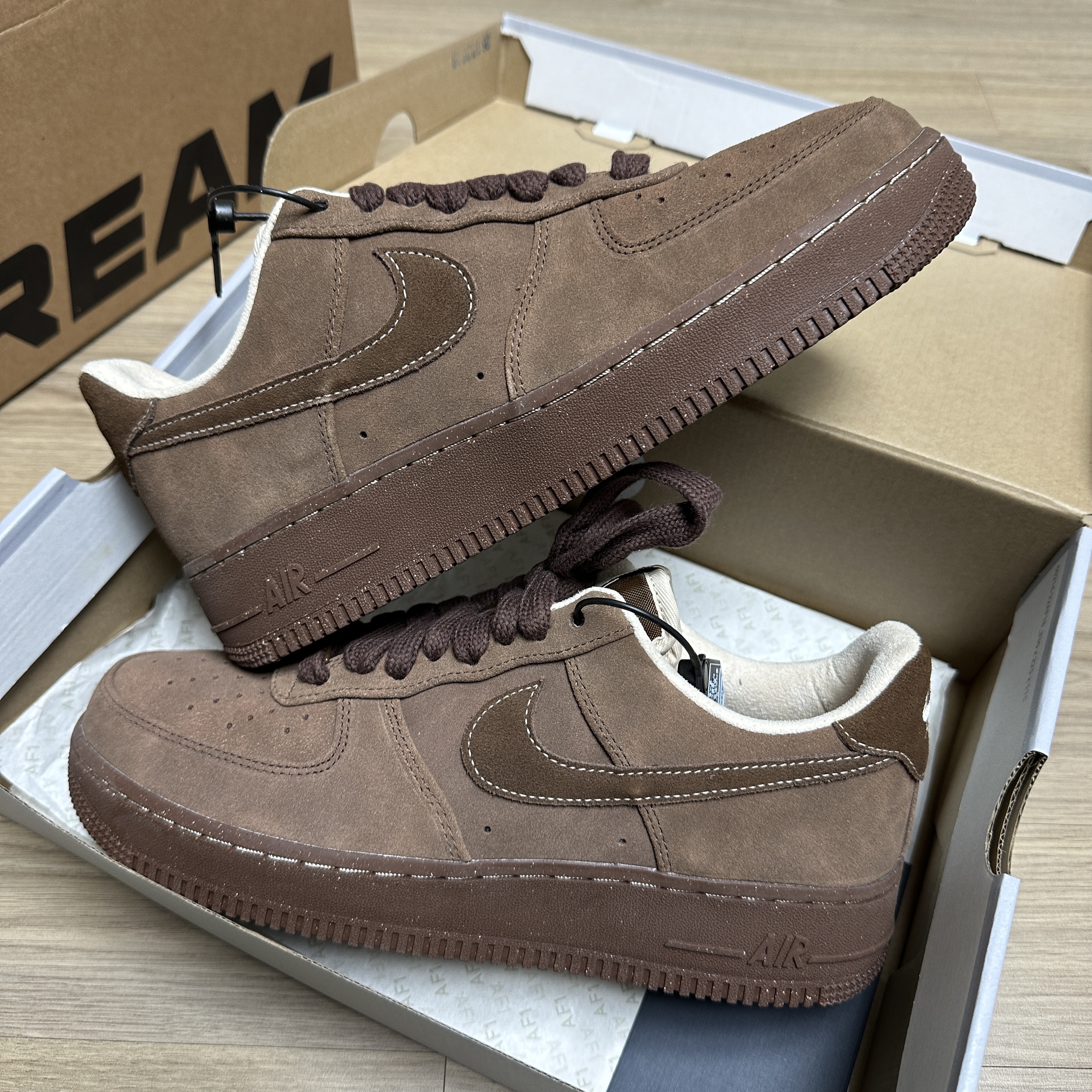 (W) Nike Air Force 1 '07 Cacao Wow 착용 스타일 - 3