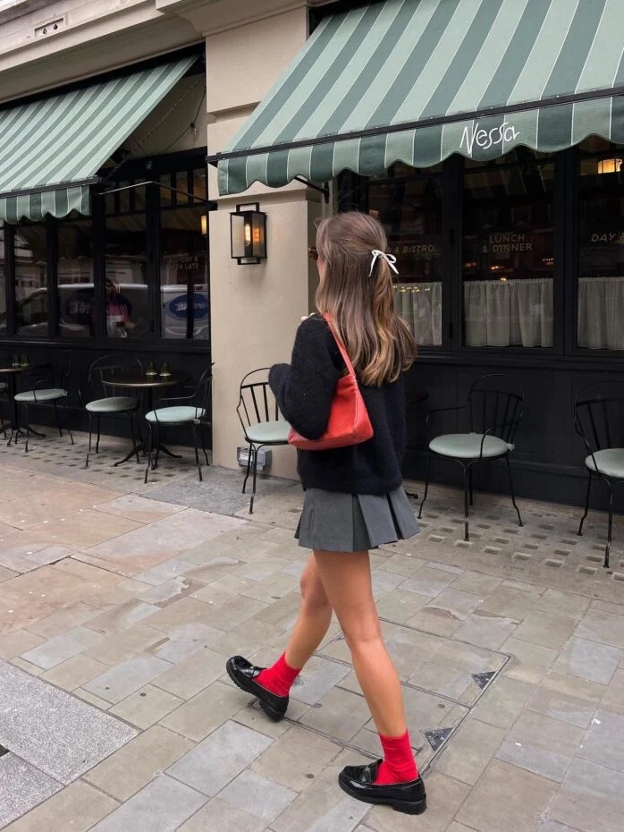 Millo Women Cut Off Pleated Skirt Charcoal Gray, (W) Thom Browne Super 120S Twill Dropped Back Pleated School Uniform Mini Skirt Medium Grey 착용 스타일 - 4