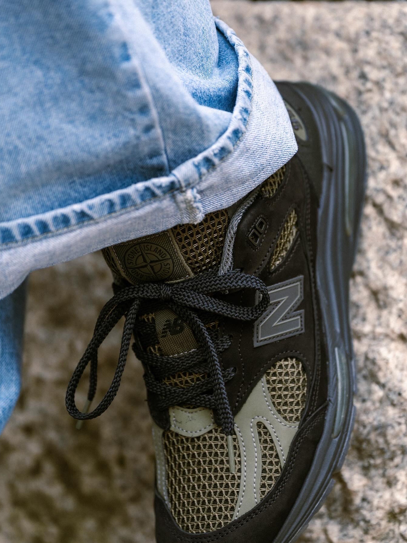 Supreme Pigment Canvas S Logo 6-Panel Black - 23SS, New Balance x Stone Island 991v2 Made in UK Black Olive Night 착용 스타일 - 6