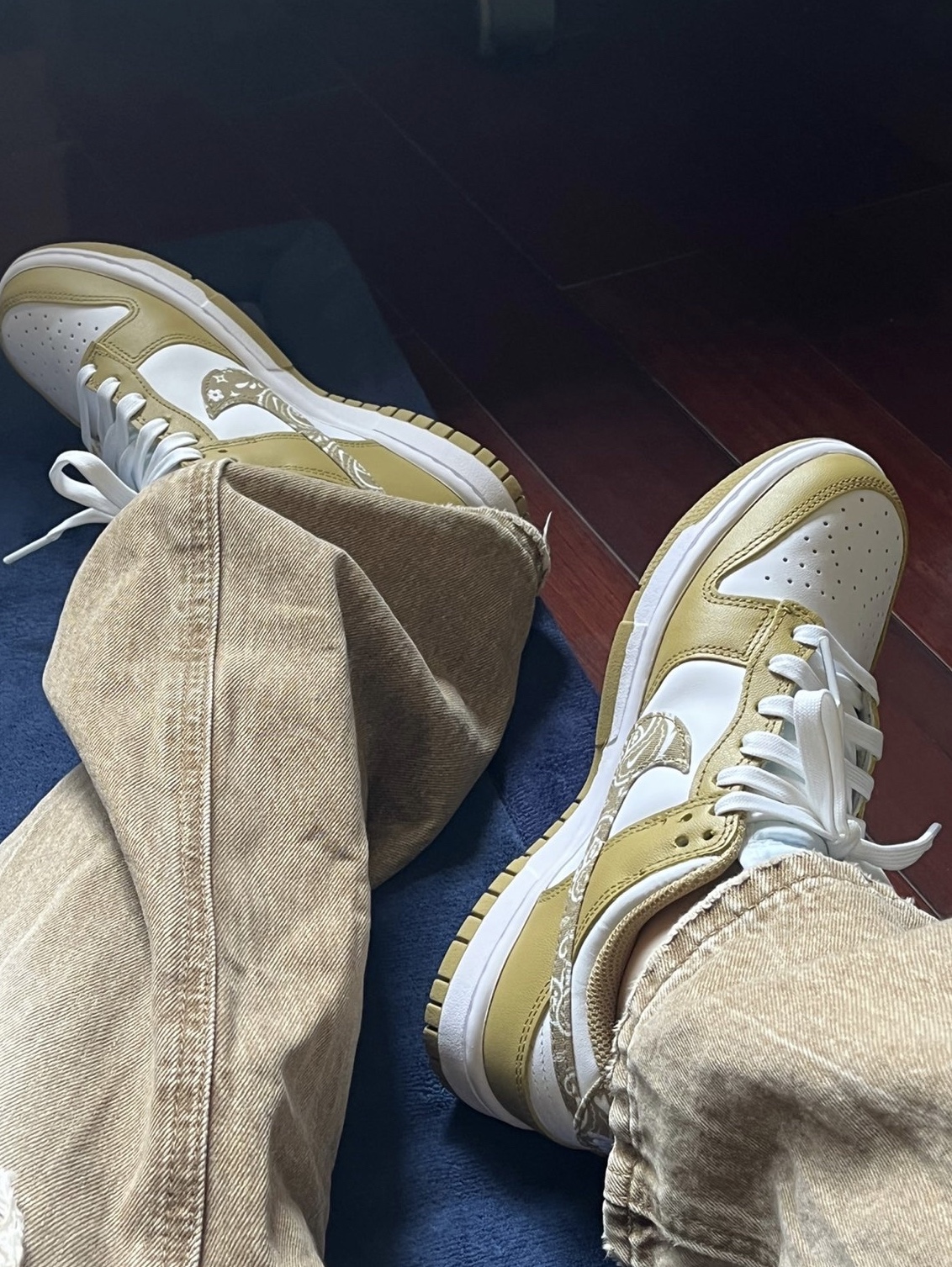 (W) Nike Dunk Low Essential Barley Paisley 착용 스타일