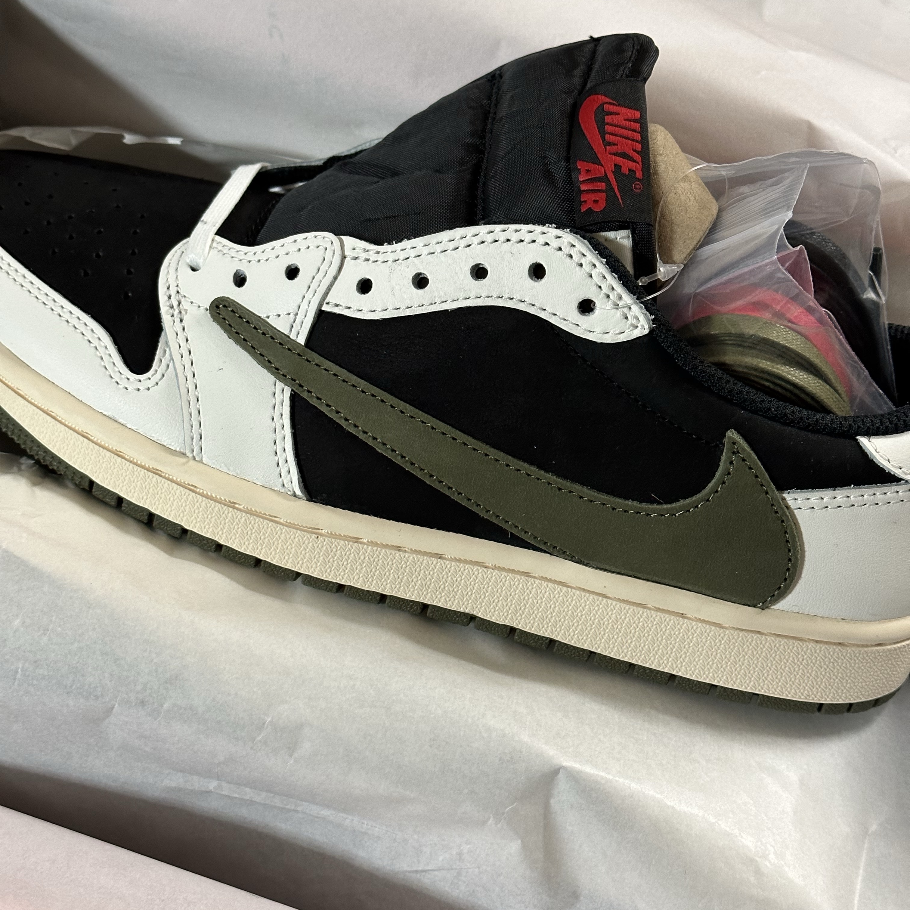 (W) Jordan 1 x Travis Scott Retro Low OG SP Medium Olive 착용 스타일