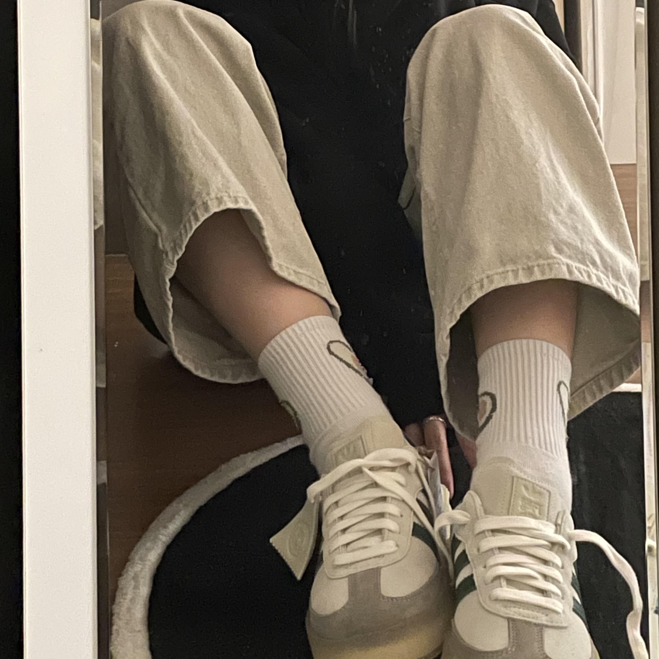 Adidas x Clarks x Ronnie Fieg 8th Street Samba Chalk White Green 착용 스타일