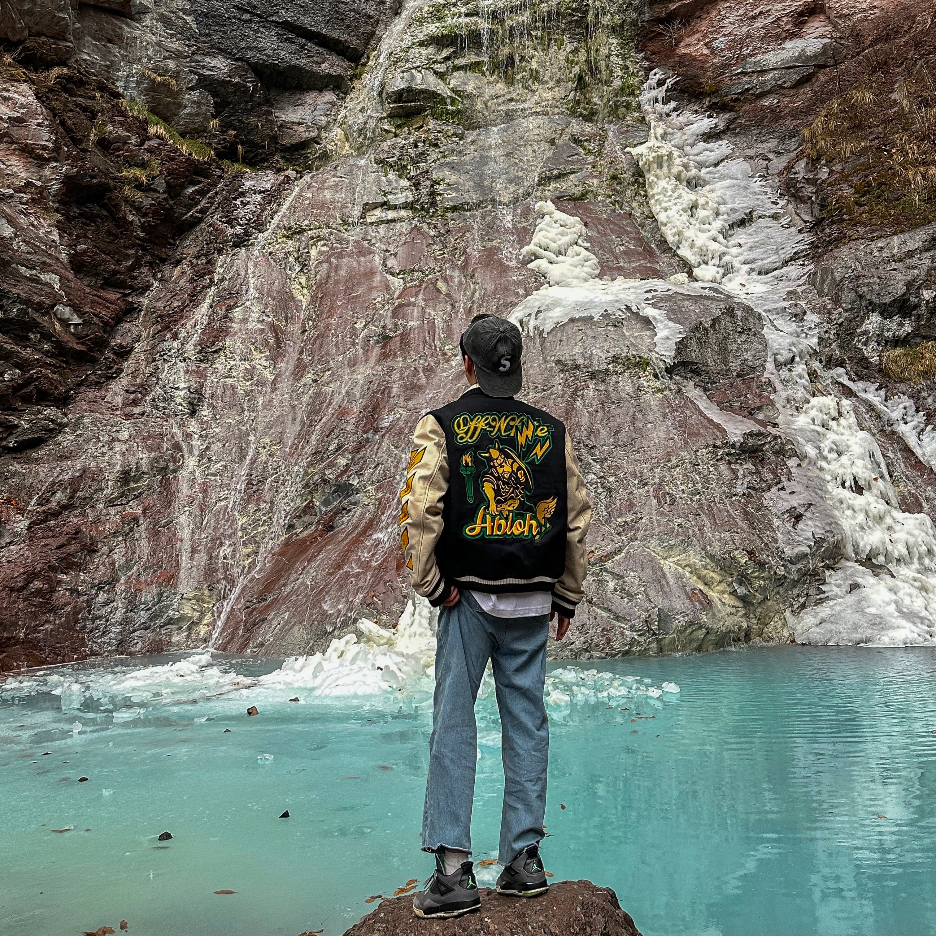 Off-White Graphics Leather Varsity Jacket Black Yellow, Jordan 4 Retro Green Glow 착용 스타일 - 2