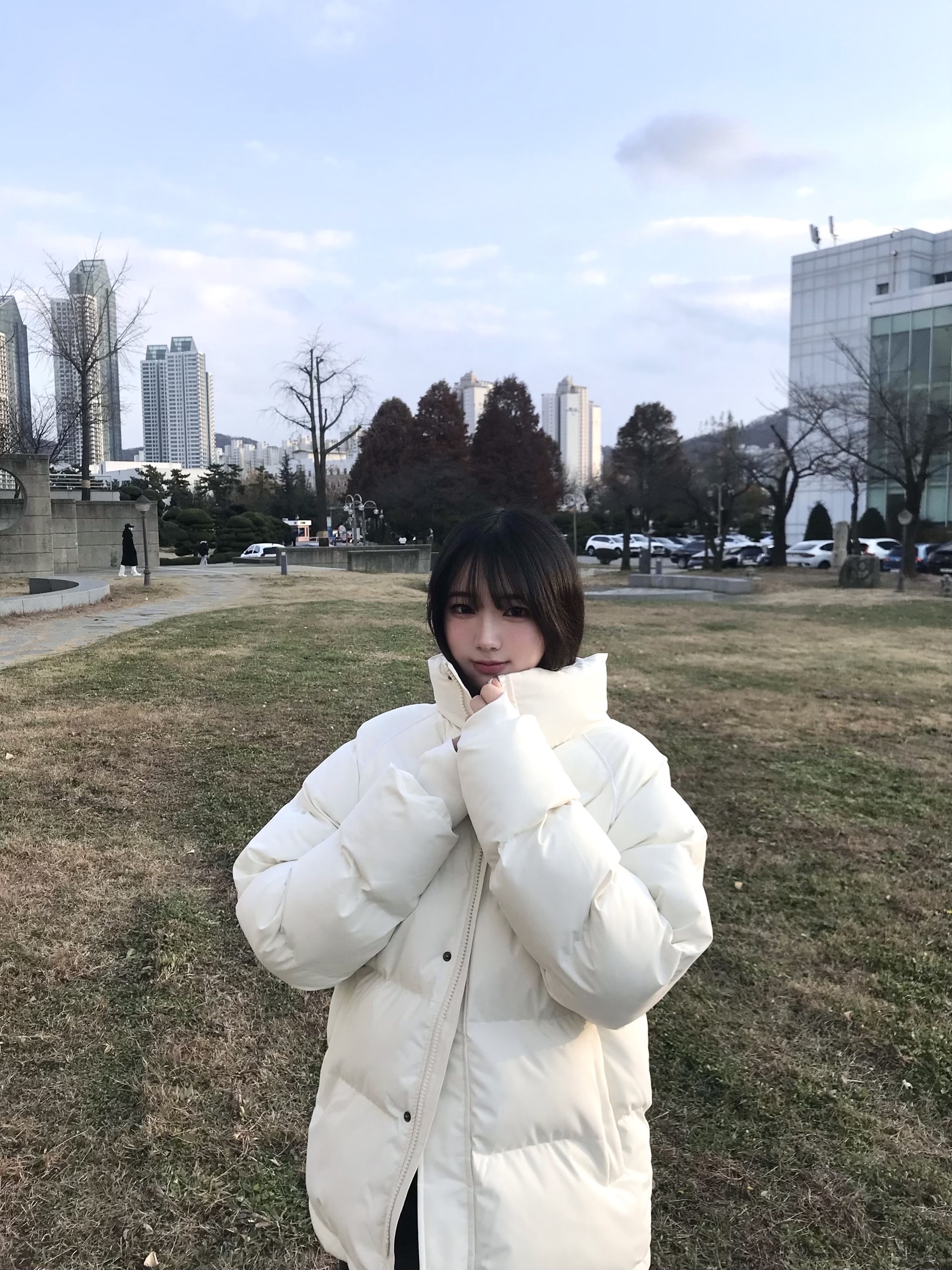 UGG Classic Mini Boots Chestnut 착용 스타일 - 3