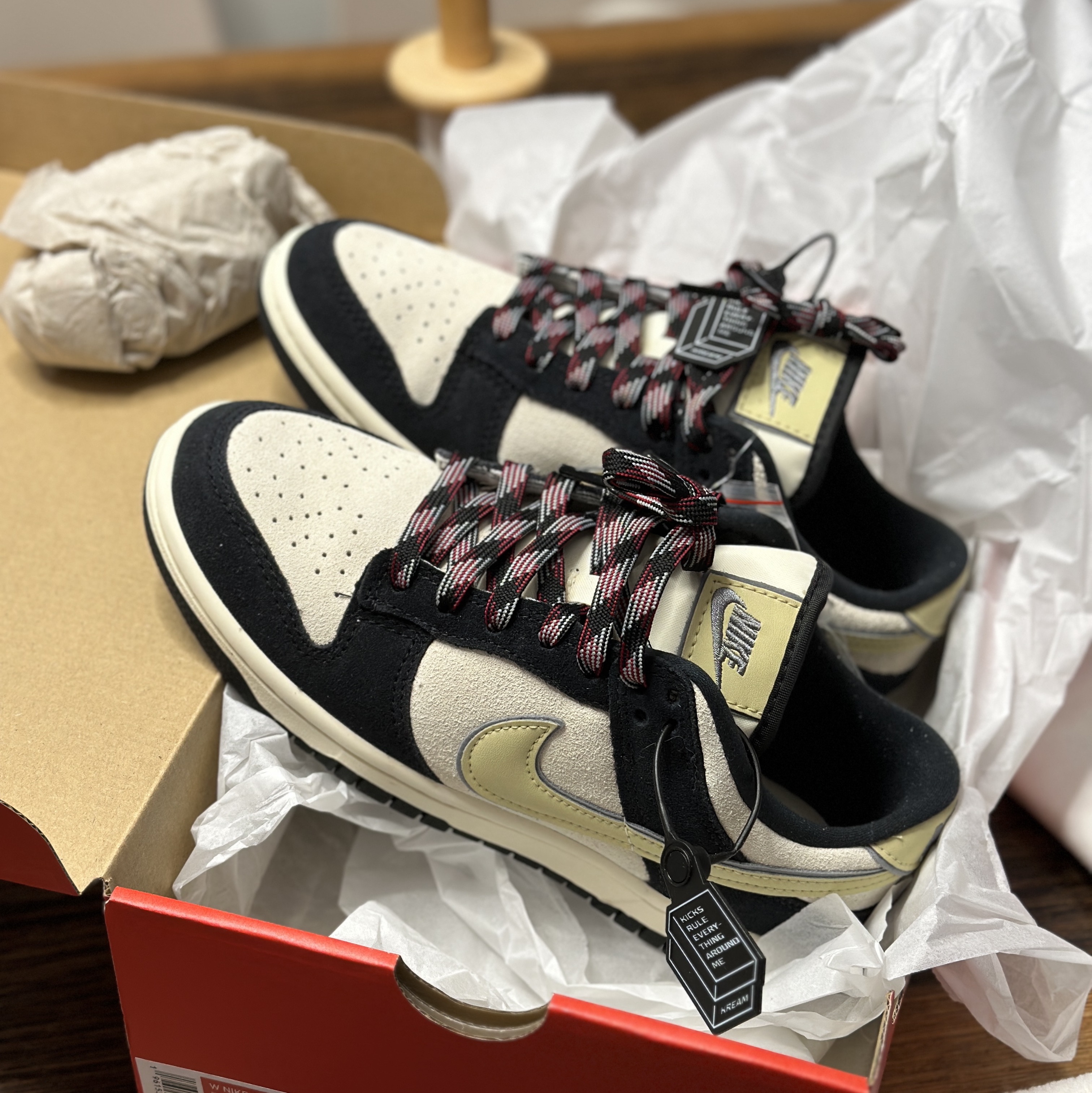 (W) Nike Dunk Low LX Black Suede 착용 스타일