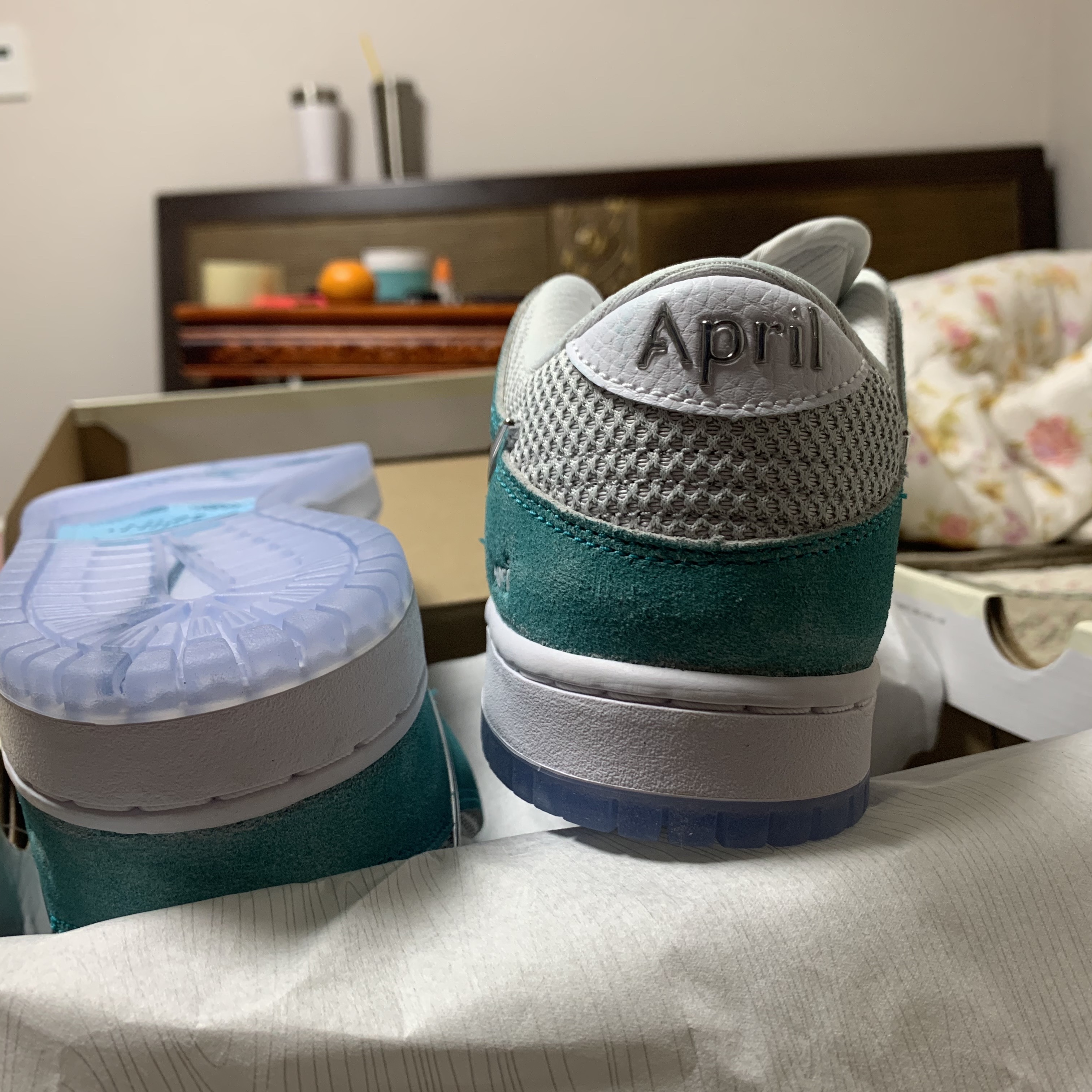 Nike x April Skateboards SB Dunk Low Pro QS Racer Blue Metallic Silver 착용 스타일 - 3