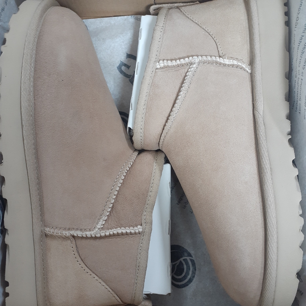 (W) UGG Classic Ultra Mini Boots Sand 착용 스타일