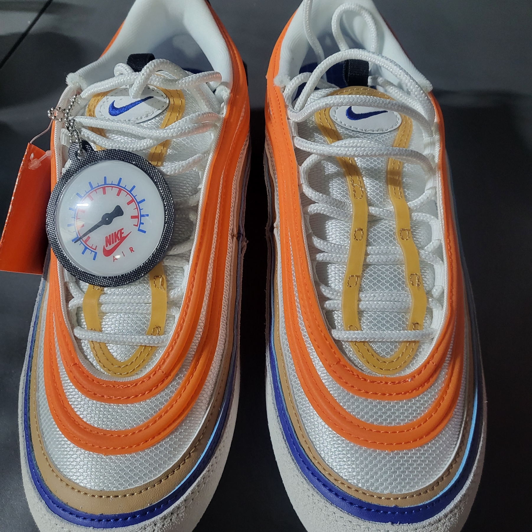 Nike Air Max 97 SE Summit White Safety Orange 착용 스타일