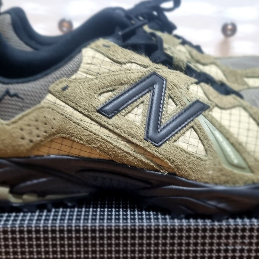New Balance x Cayl ML610TCL Covert Green 착용 스타일 - 3