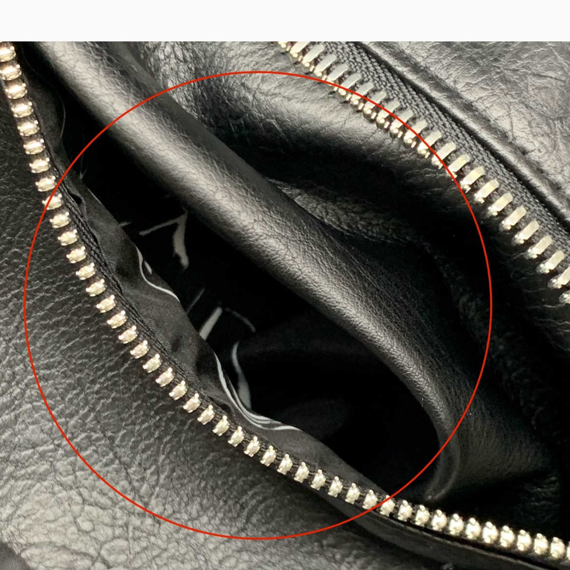 Thug Club Leather Puffer Jacket Black (Polyester) 착용 스타일 - 1