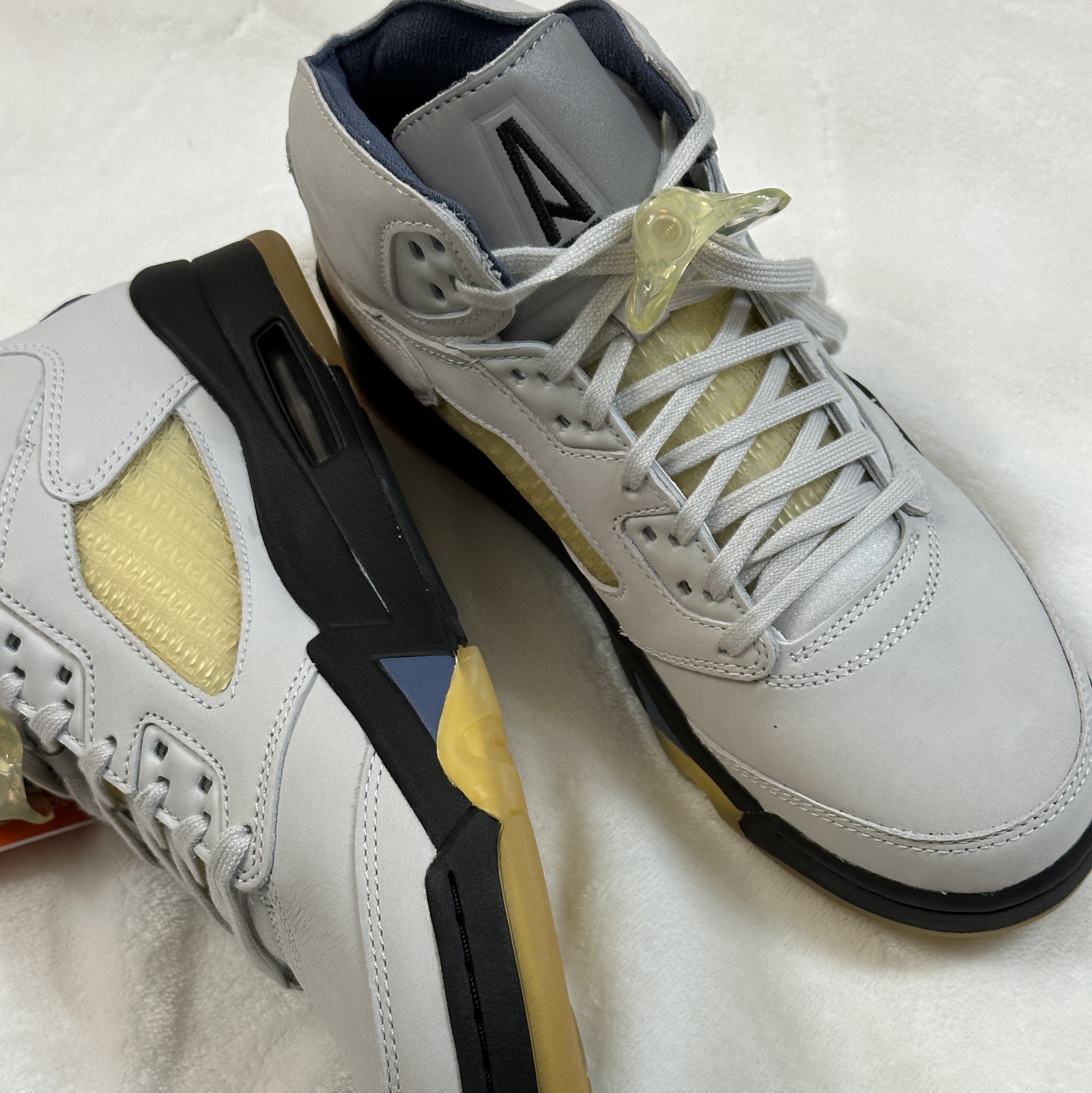 (W) Jordan 5 x A Ma Maniere Retro Dawn 착용 스타일 - 1