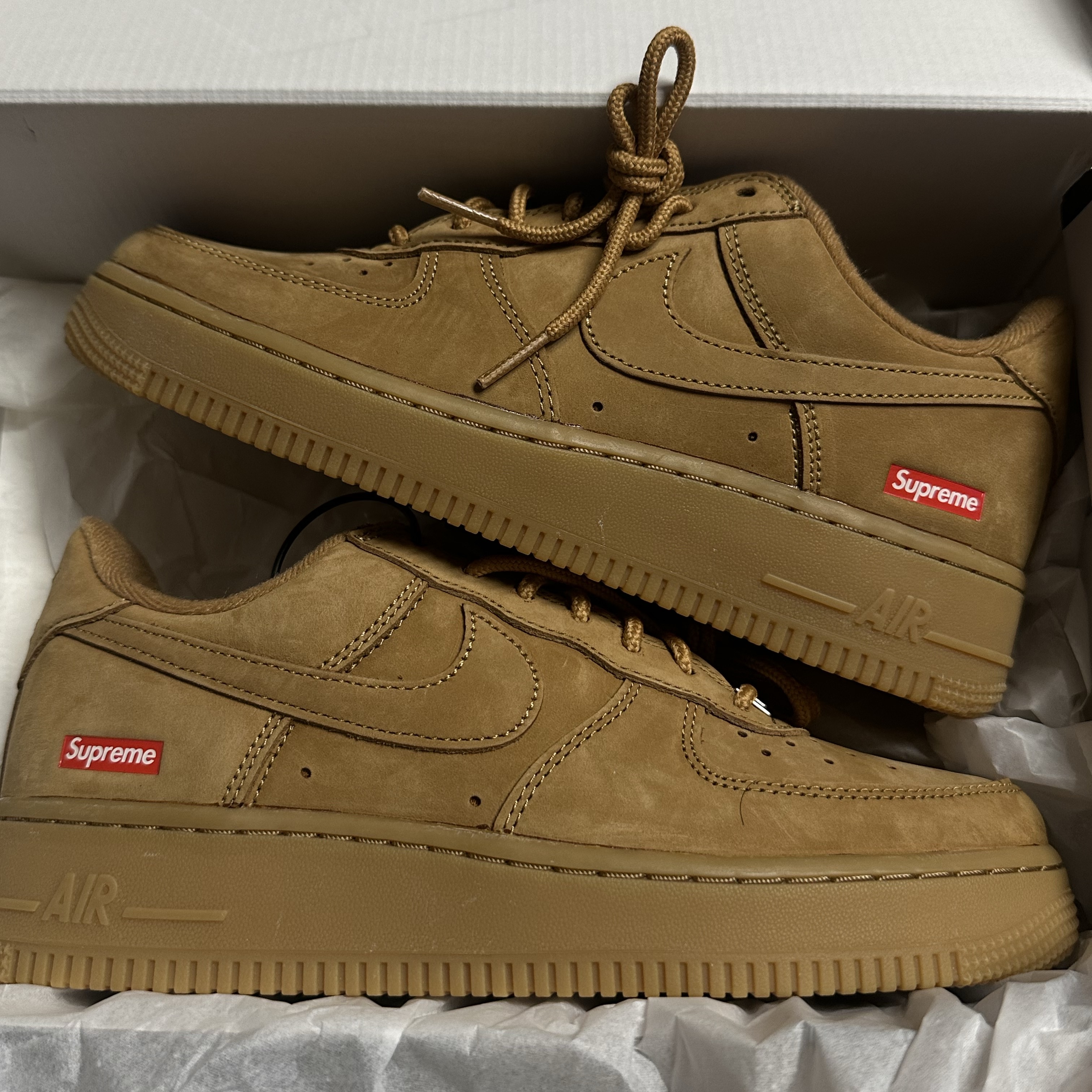 Nike x Supreme Air Force 1 Low Flax 착용 스타일