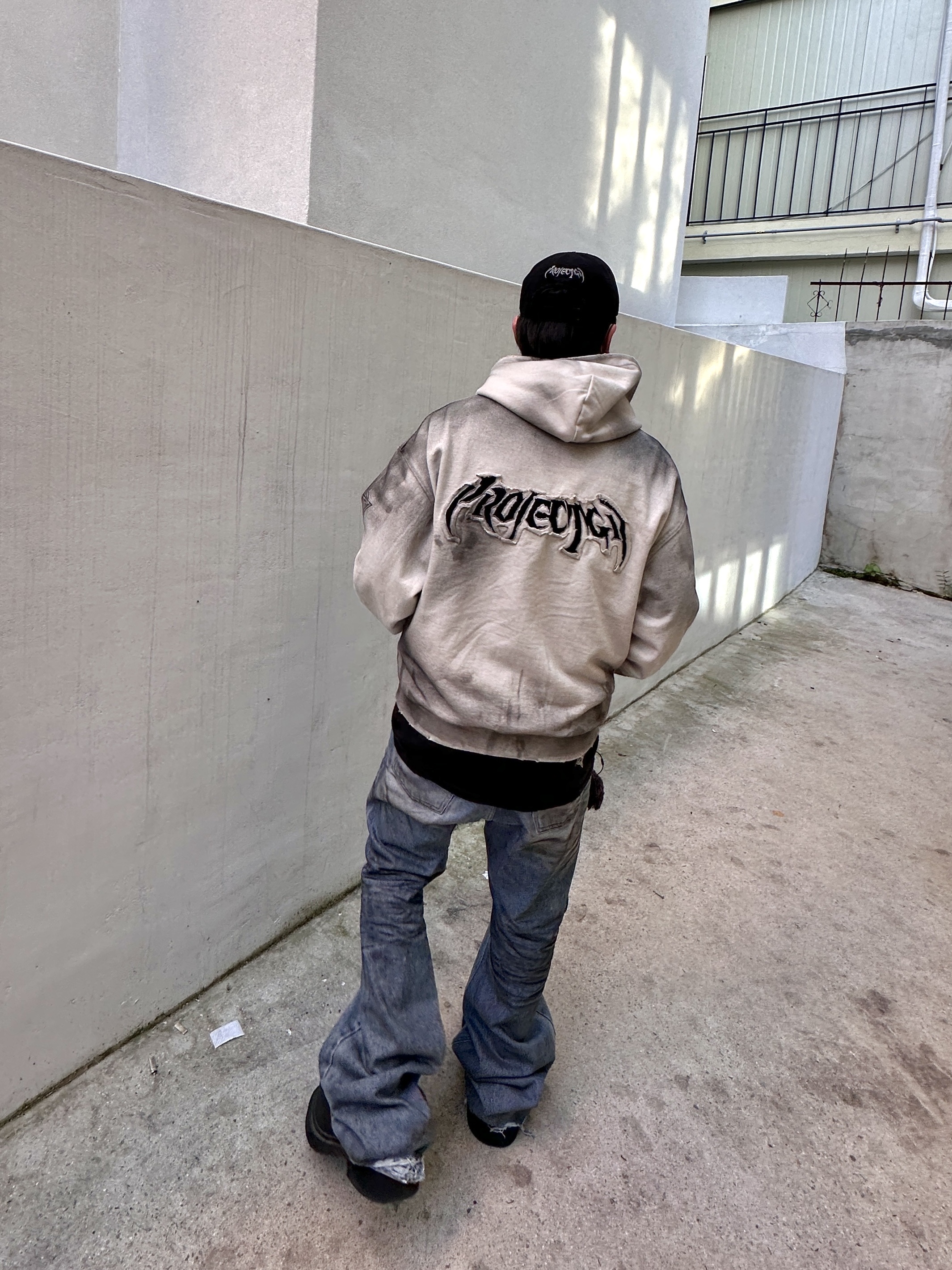 Project G/R Furious Logo Applique Zip Hoodie Grey - 10 Corso Como Exclusive, Project G/R Flare Jeans Blue 착용 스타일 - 3