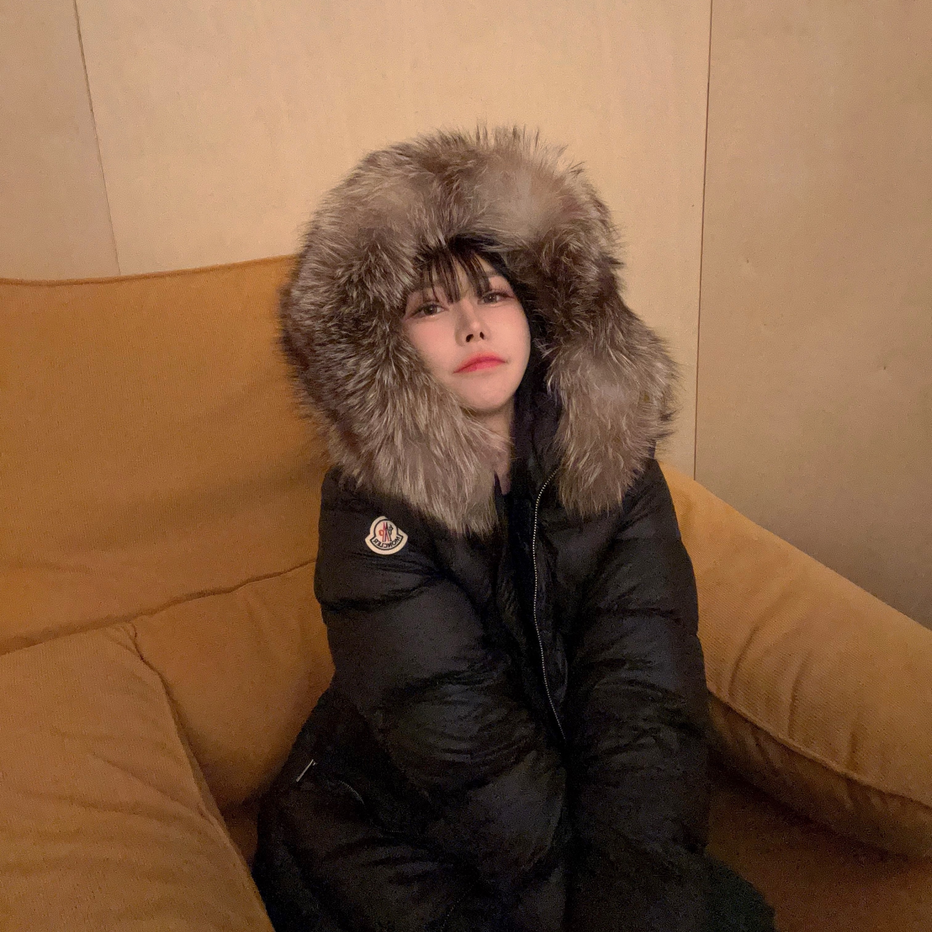 (W) Moncler Boed Short Down Jacket Black - 22FW 착용 스타일 - 2