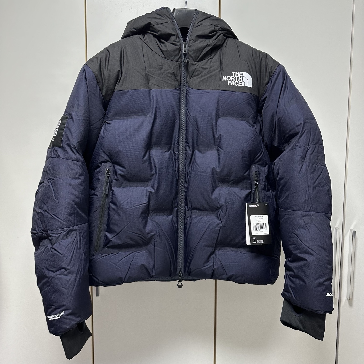 The North Face x Undercover Soukuu Cloud Down Nupste TNF Black Aviator Navy 착용 스타일 - 1