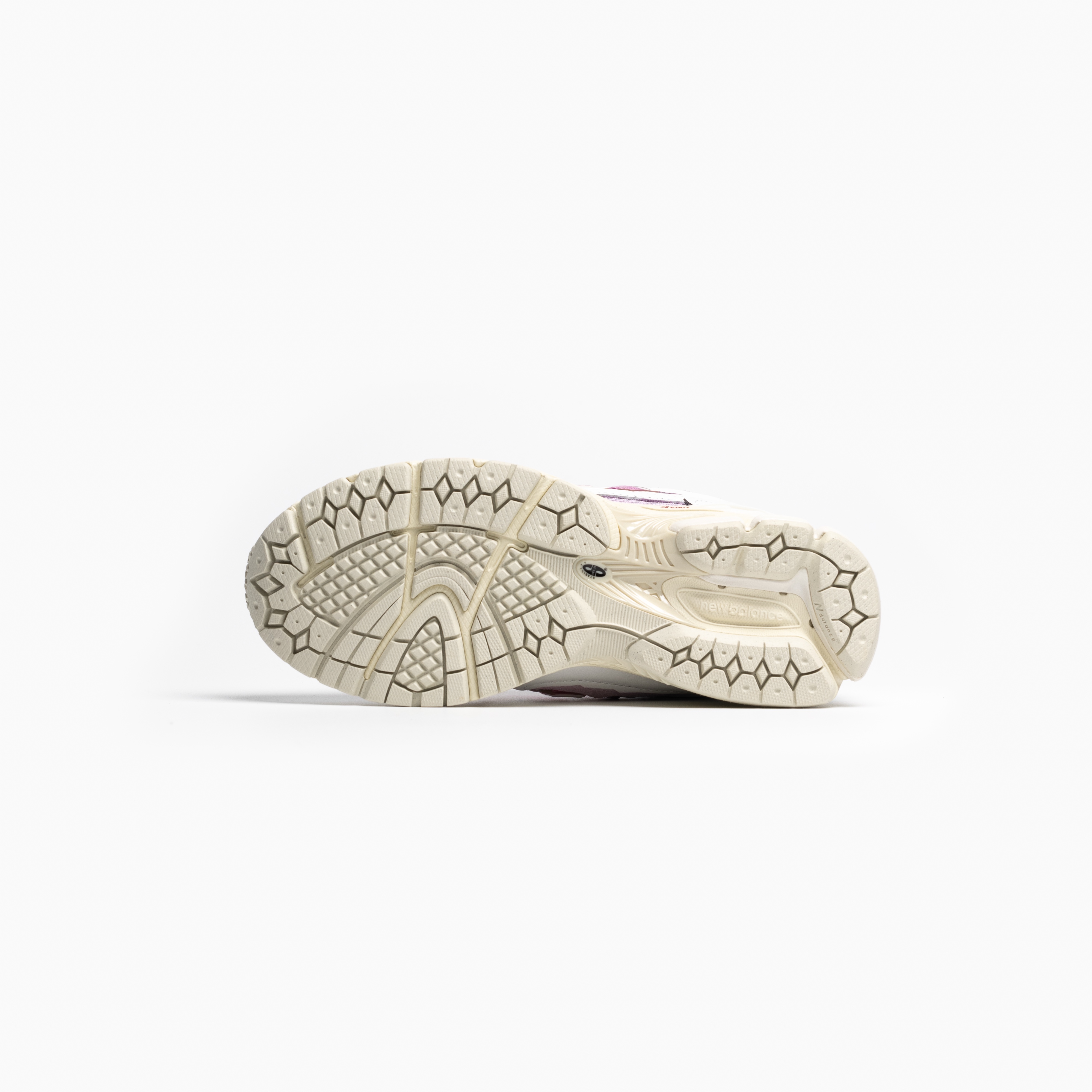 New Balance 1906D Protection Pack White Turtledove 착용 스타일 - 2