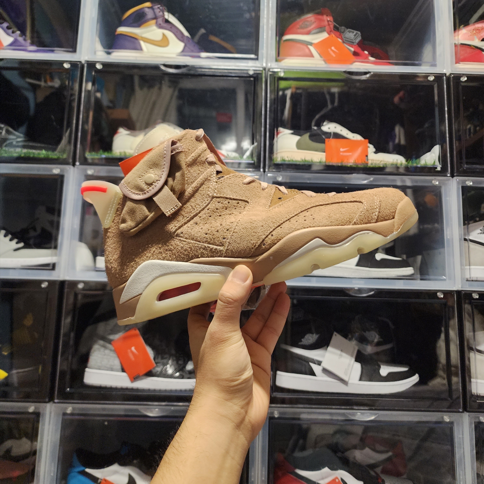 Jordan 6 x Travis Scott Retro SP British Khaki 착용 스타일 - 2