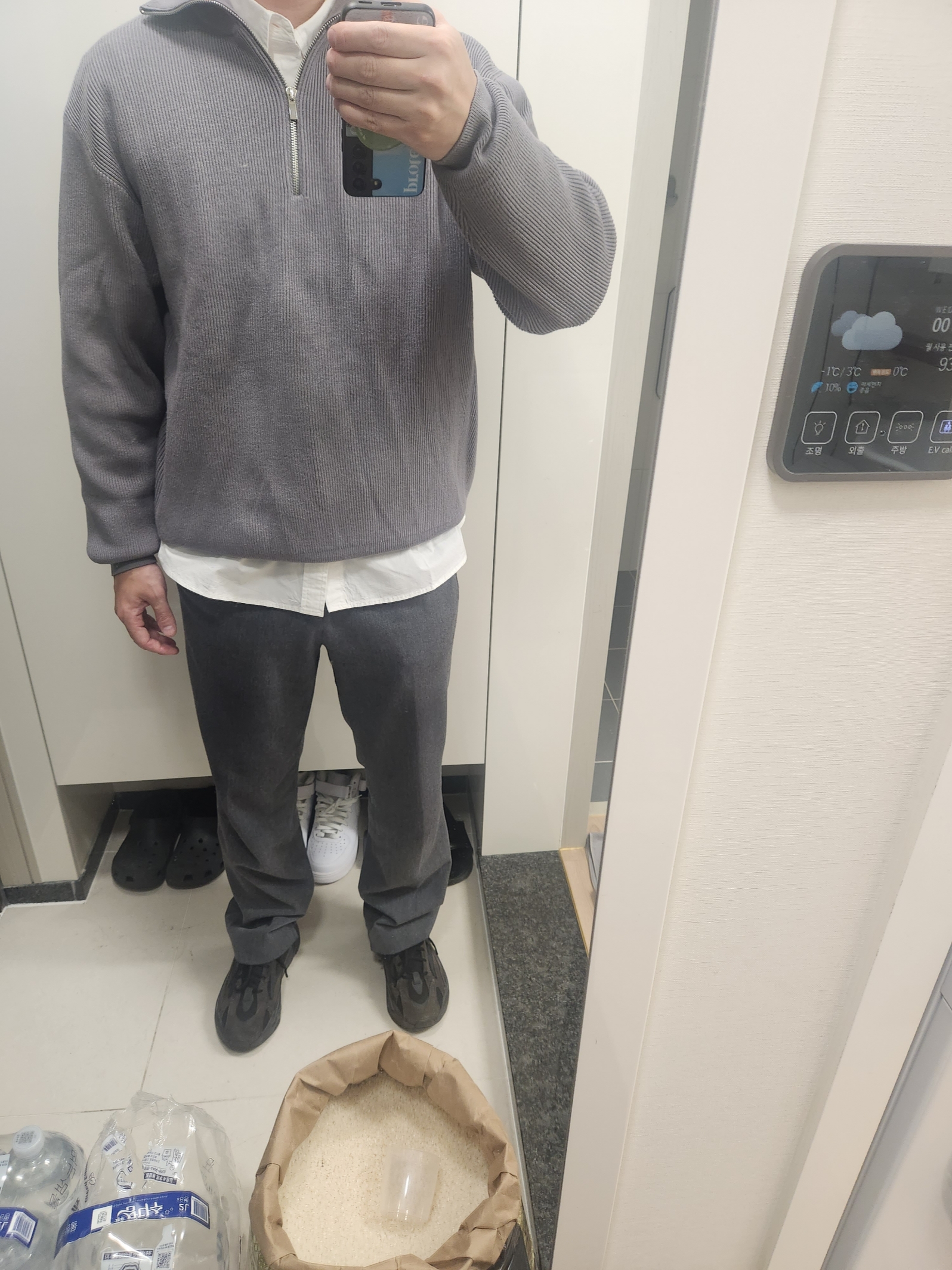 Adidas Yeezy Boost 700 V2 Vanta 2019 착용 스타일