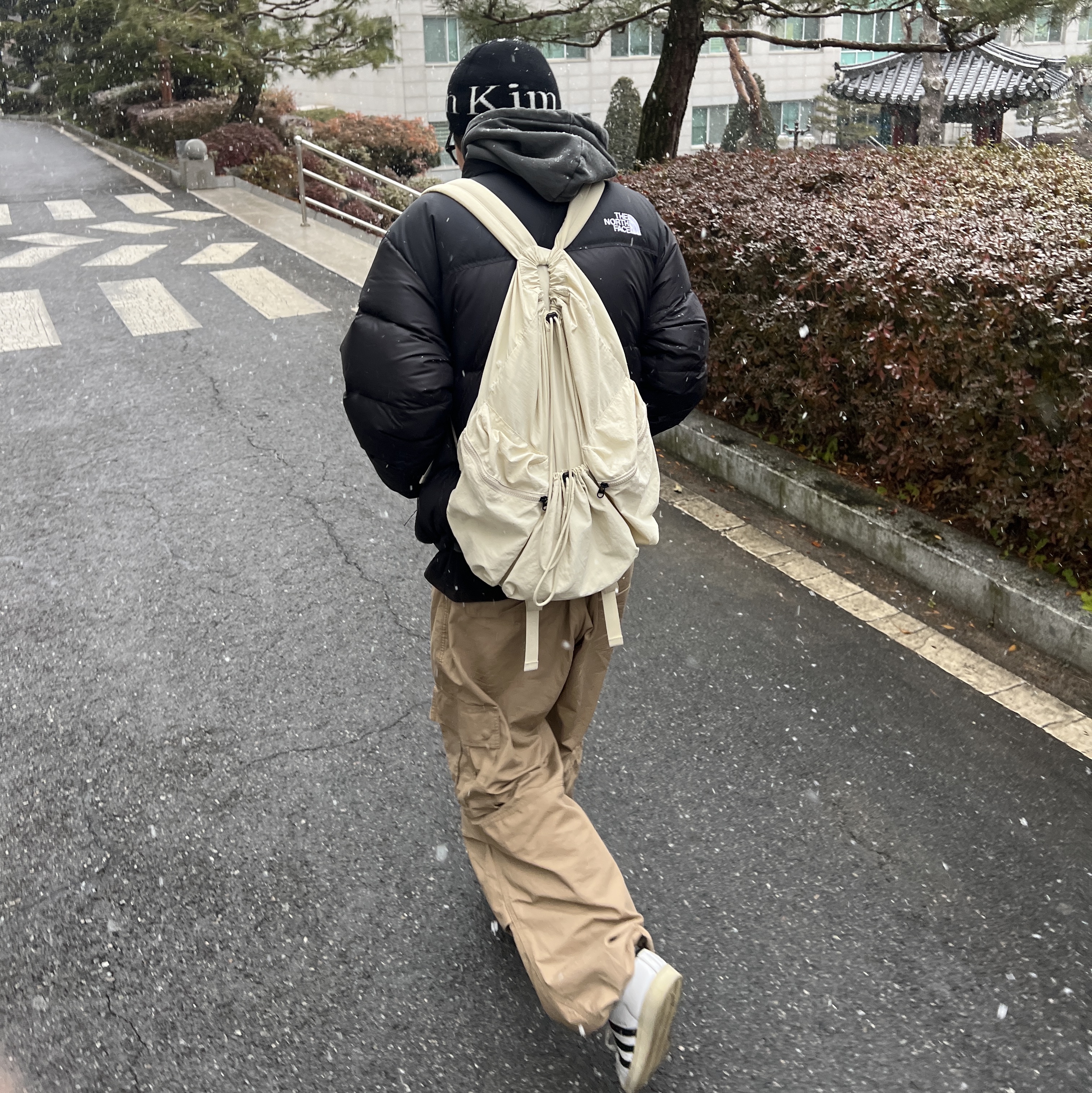 The North Face 1996 Eco Nuptse Jacket Black, Matin Kim Logo Jacquard Short Beanie Black 착용 스타일