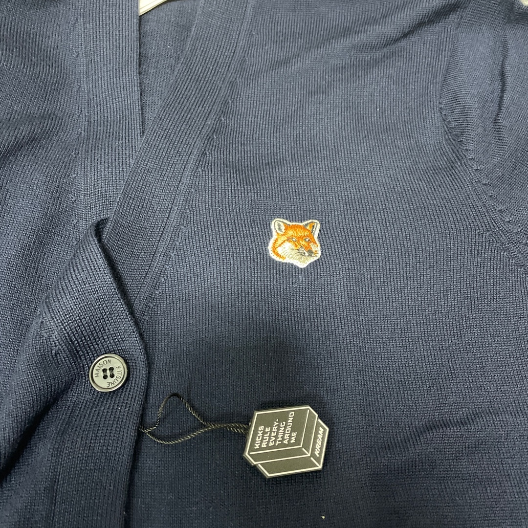 Maison Kitsune Fox Head Patch Classic Cardigan Navy 착용 스타일