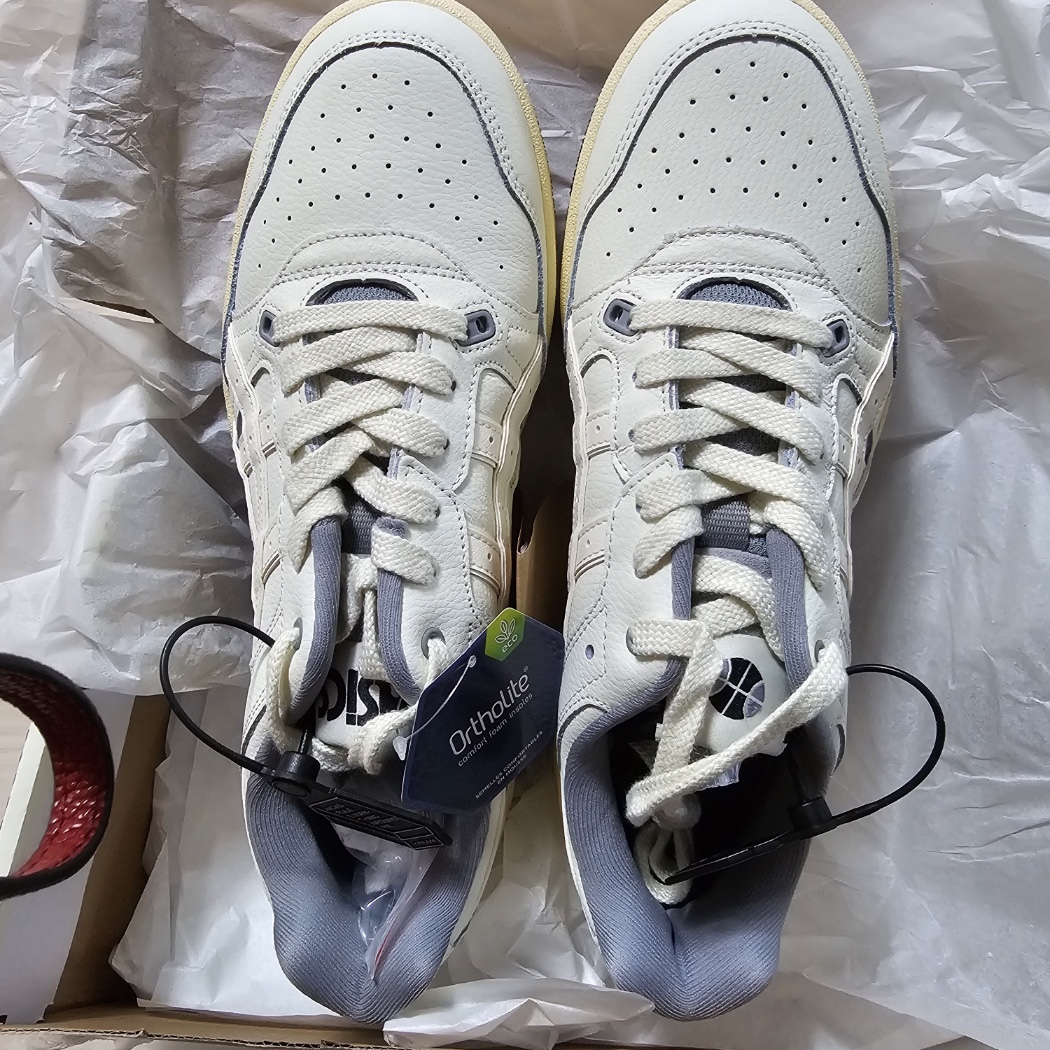 Asics x Ballaholic EX89 Cream 착용 스타일
