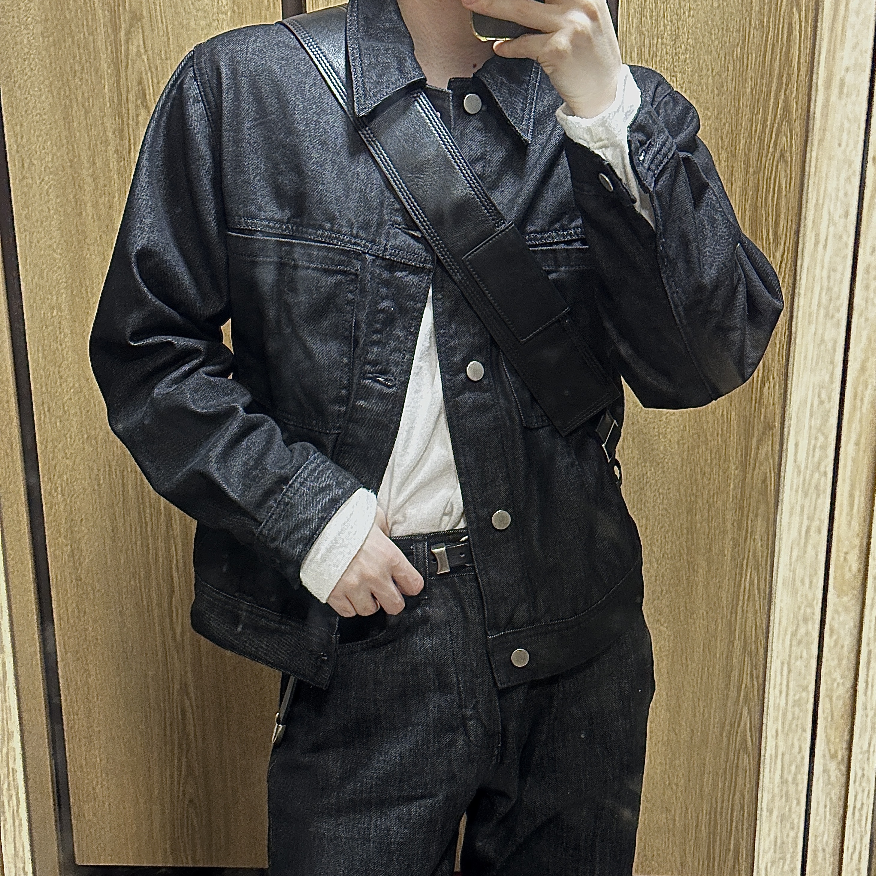 Jacquemus Le Bambino Homme Rectangle Flap Bag Black 착용 스타일