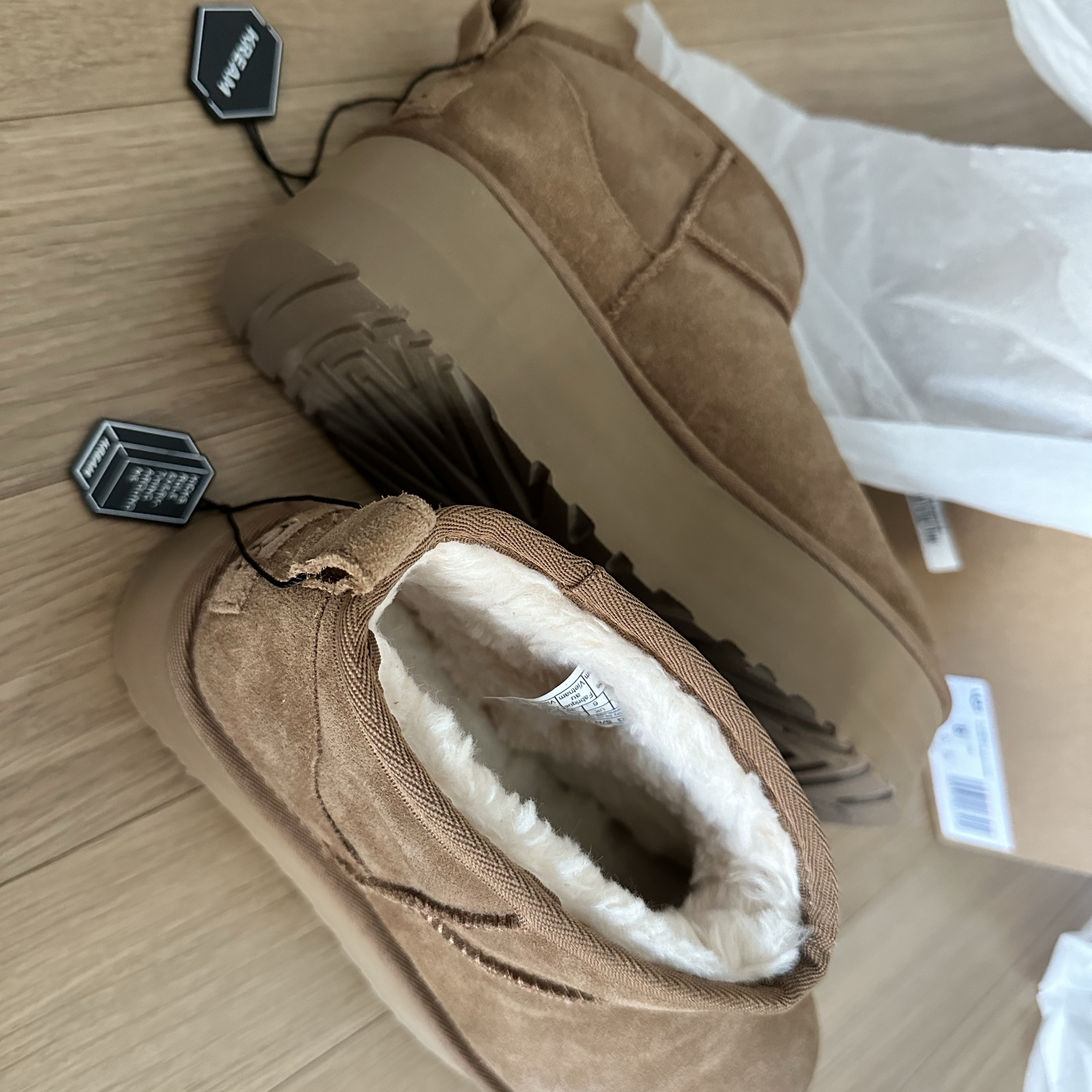 (W) UGG Classic Ultra Mini Platform Boots Chestnut 착용 스타일 - 2
