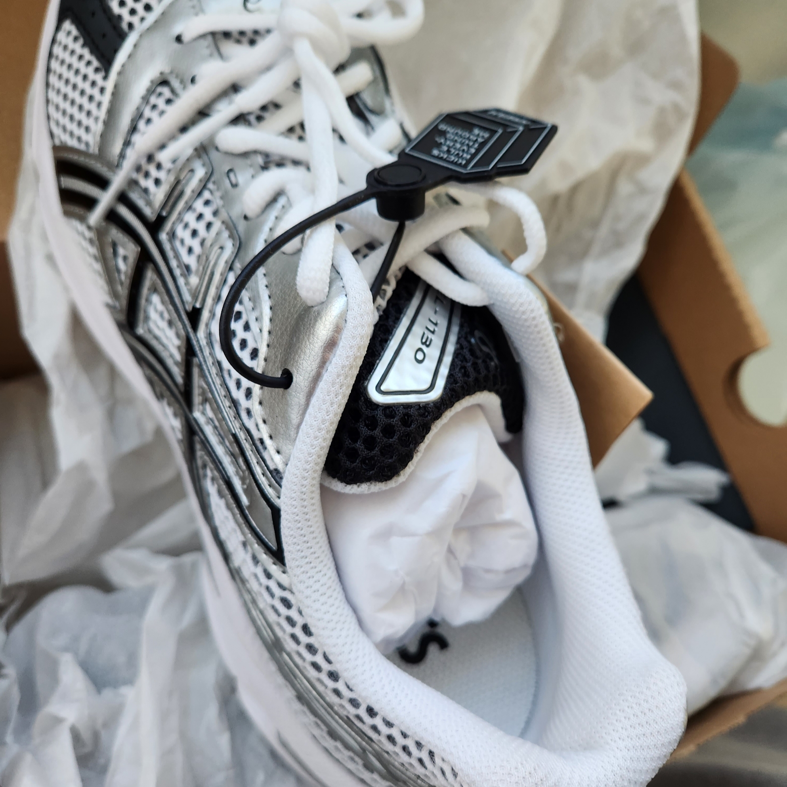 Asics Gel-1130 White Black 착용 스타일