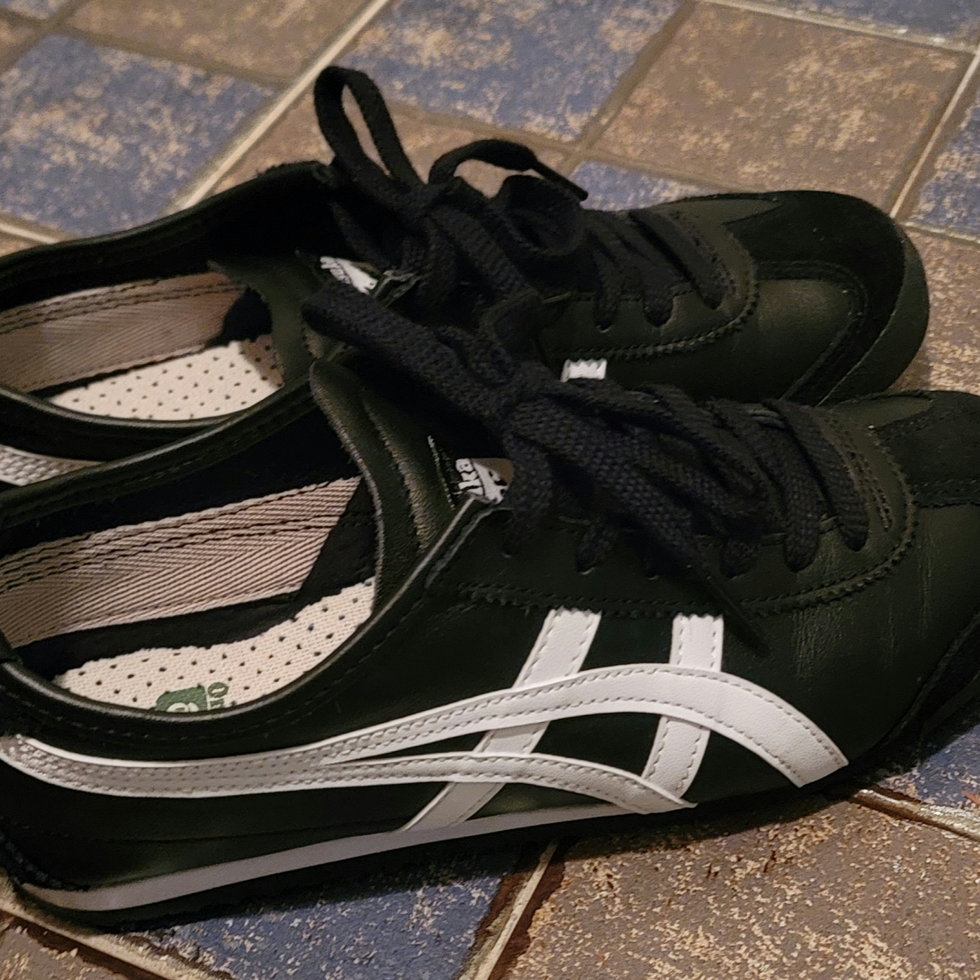 Onitsuka Tiger Mexico 66 Black White 착용 스타일