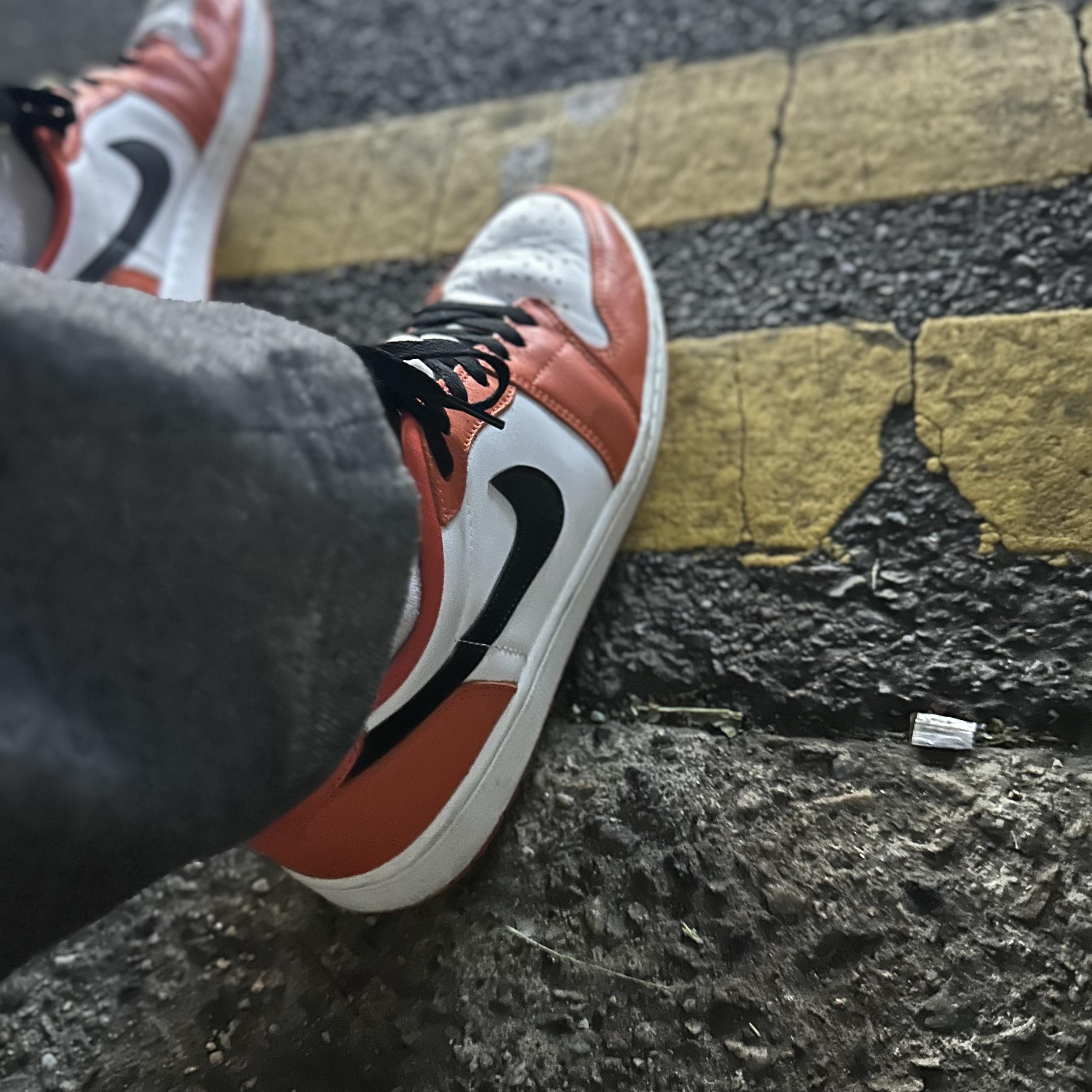 Jordan 1 Low OG Starfish 착용 스타일 - 3