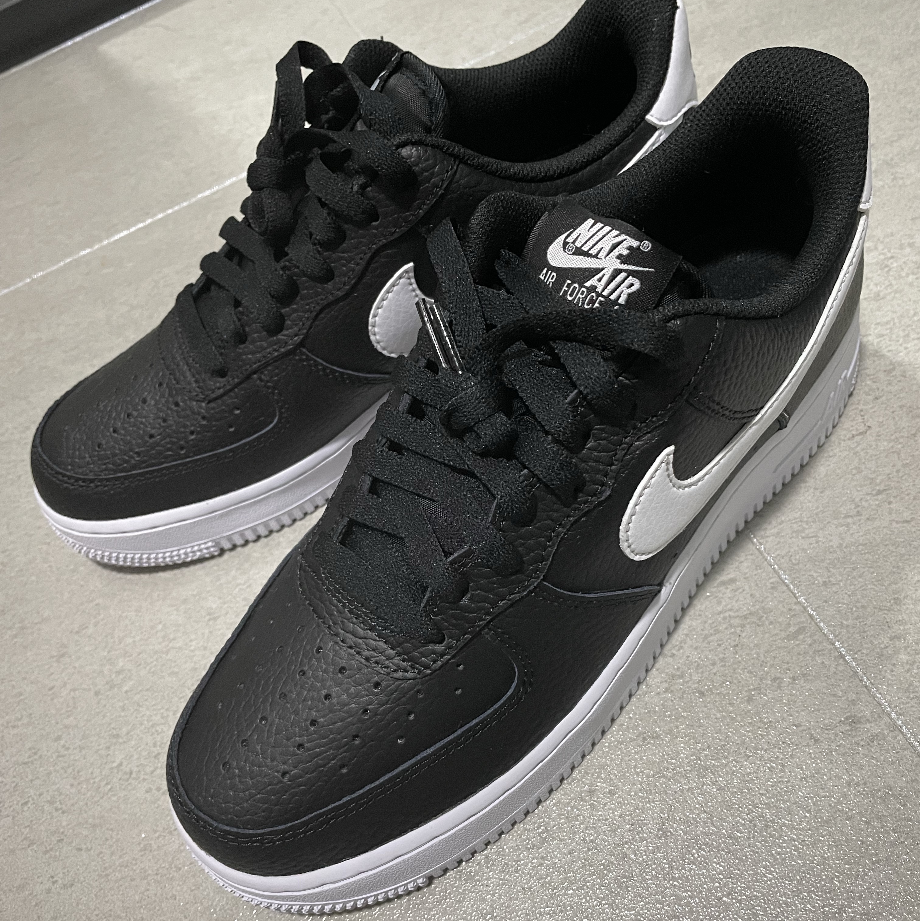Nike Air Force 1 '07 Black White 착용 스타일