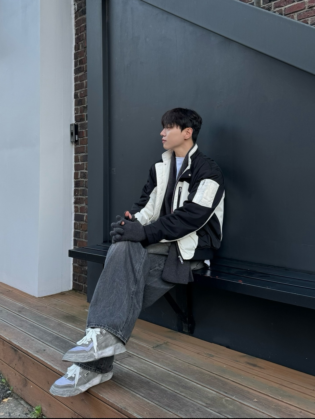 Maison Mihara Yasuhiro Parker OG Sole Mix Material Low-top Sneakers White 착용 스타일 - 2