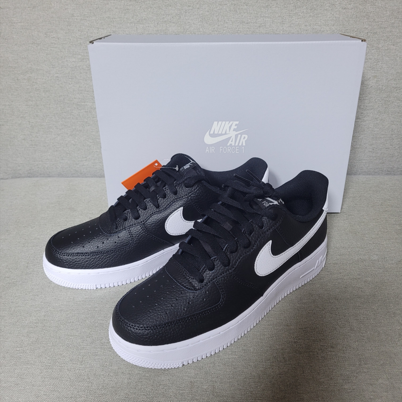 Nike Air Force 1 '07 Black White 착용 스타일