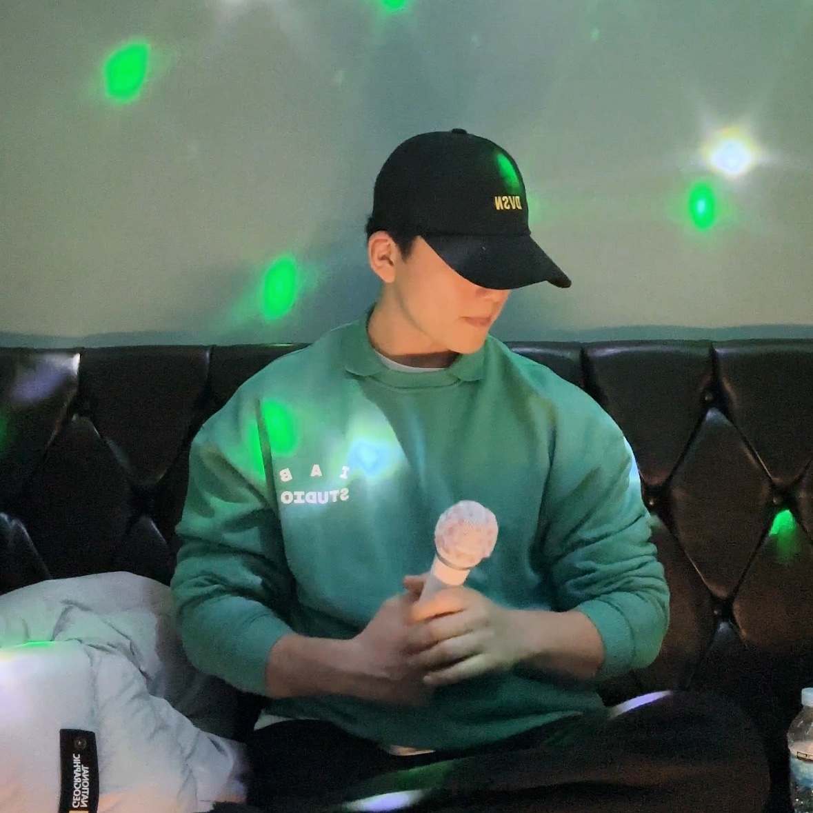 IAB Studio Rugby Sweatshirt Mint - The Hyundai Seoul Exclusive 착용 스타일