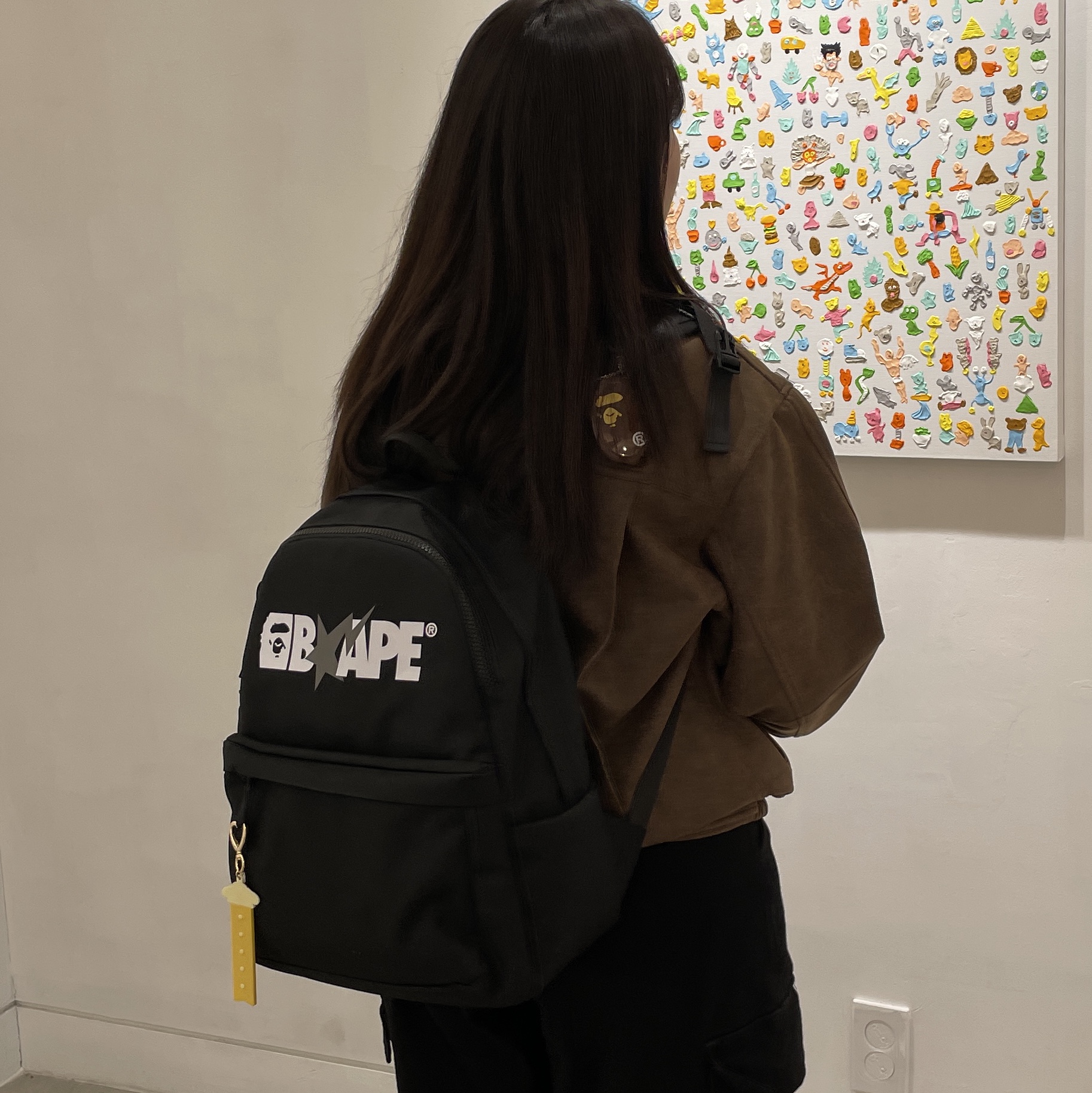 BAPE Daypack Black, BAPE Ape Head Coin Case M Brown 착용 스타일