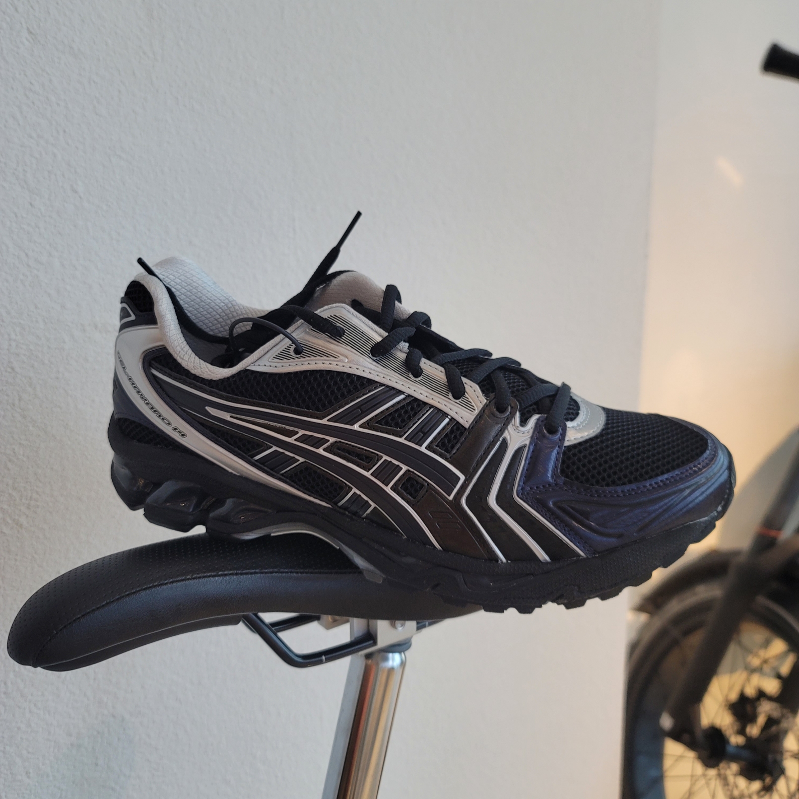 Asics x Atmos x Undermycar Gel-Kayano 14 Black Pure Silver 착용 스타일