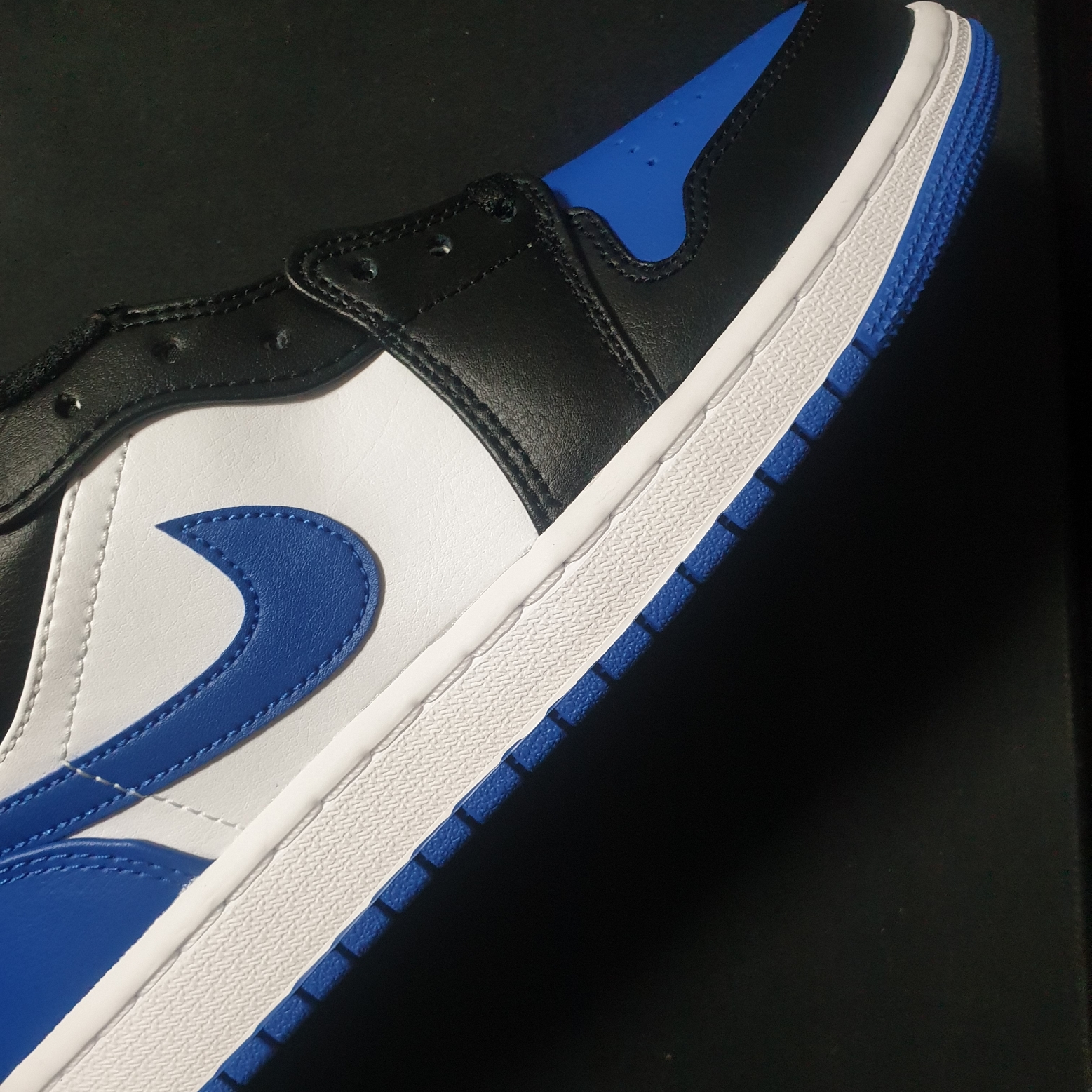 Jordan 1 Low Alternate Royal Toe 착용 스타일