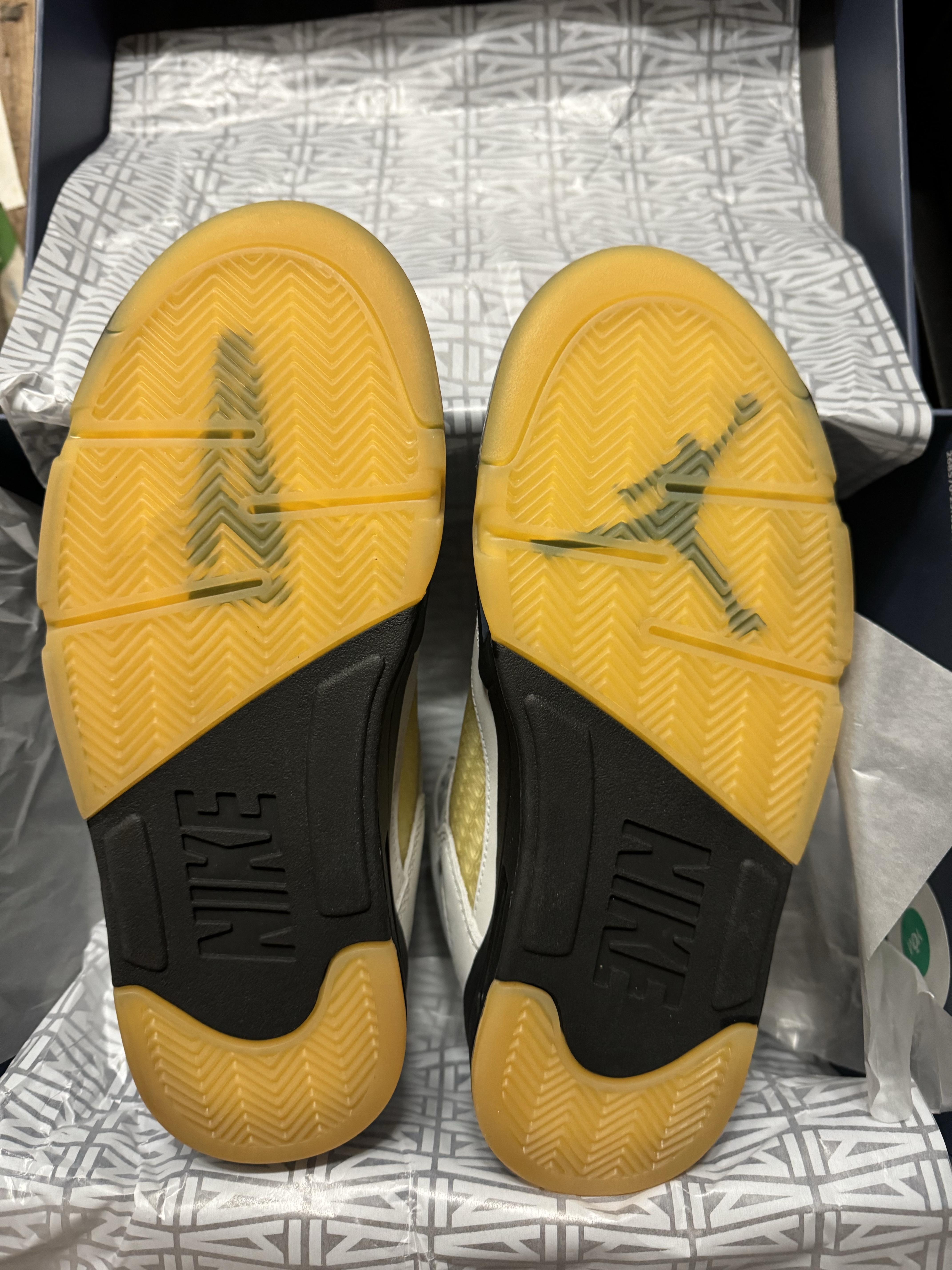 (W) Jordan 5 x A Ma Maniere Retro Dawn 착용 스타일 - 1