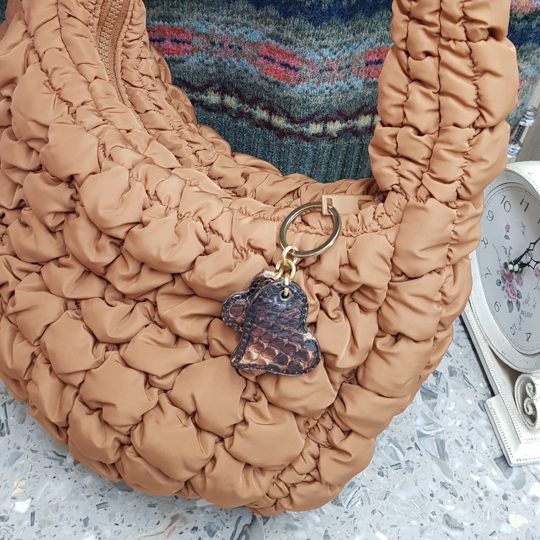 COS Quilted Mini Bag Brown 착용 스타일