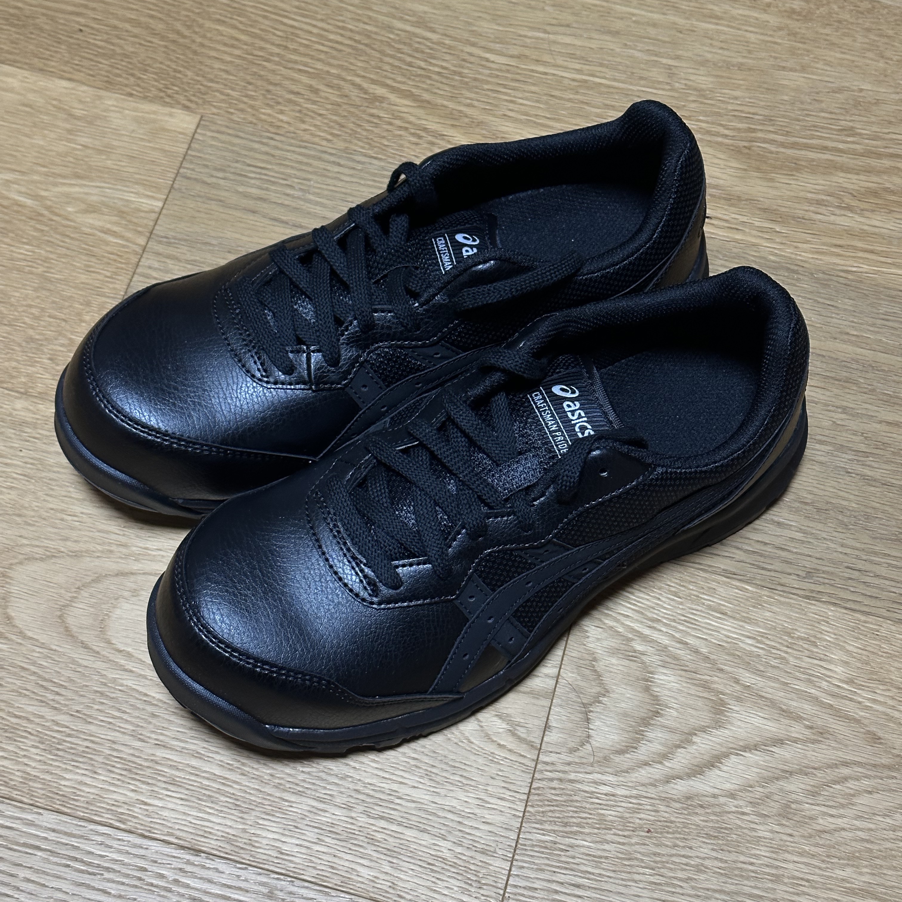 Asics Winjob CP111 Black 착용 스타일