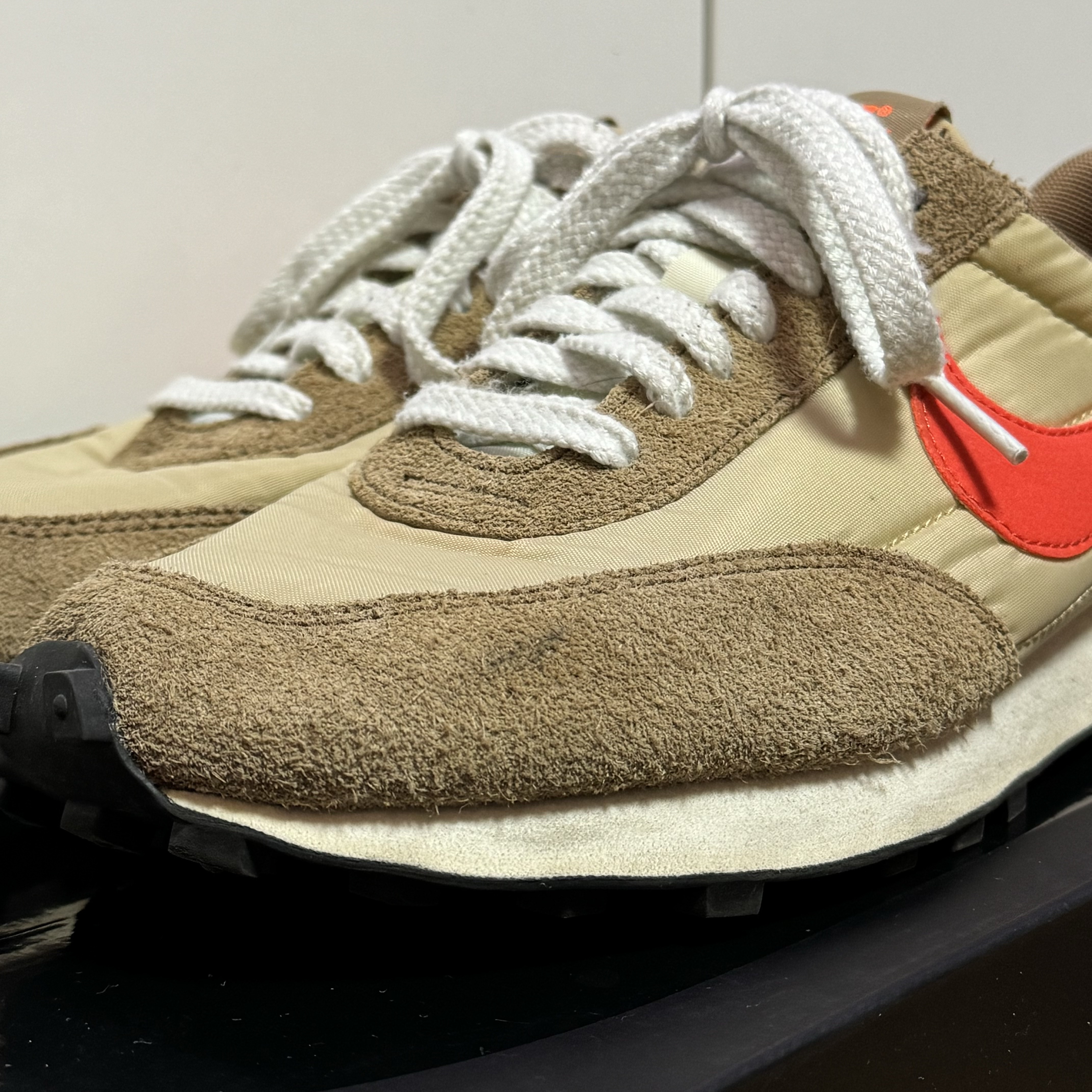 Nike Daybreak SP Vegas Gold College Orange 착용 스타일 - 3