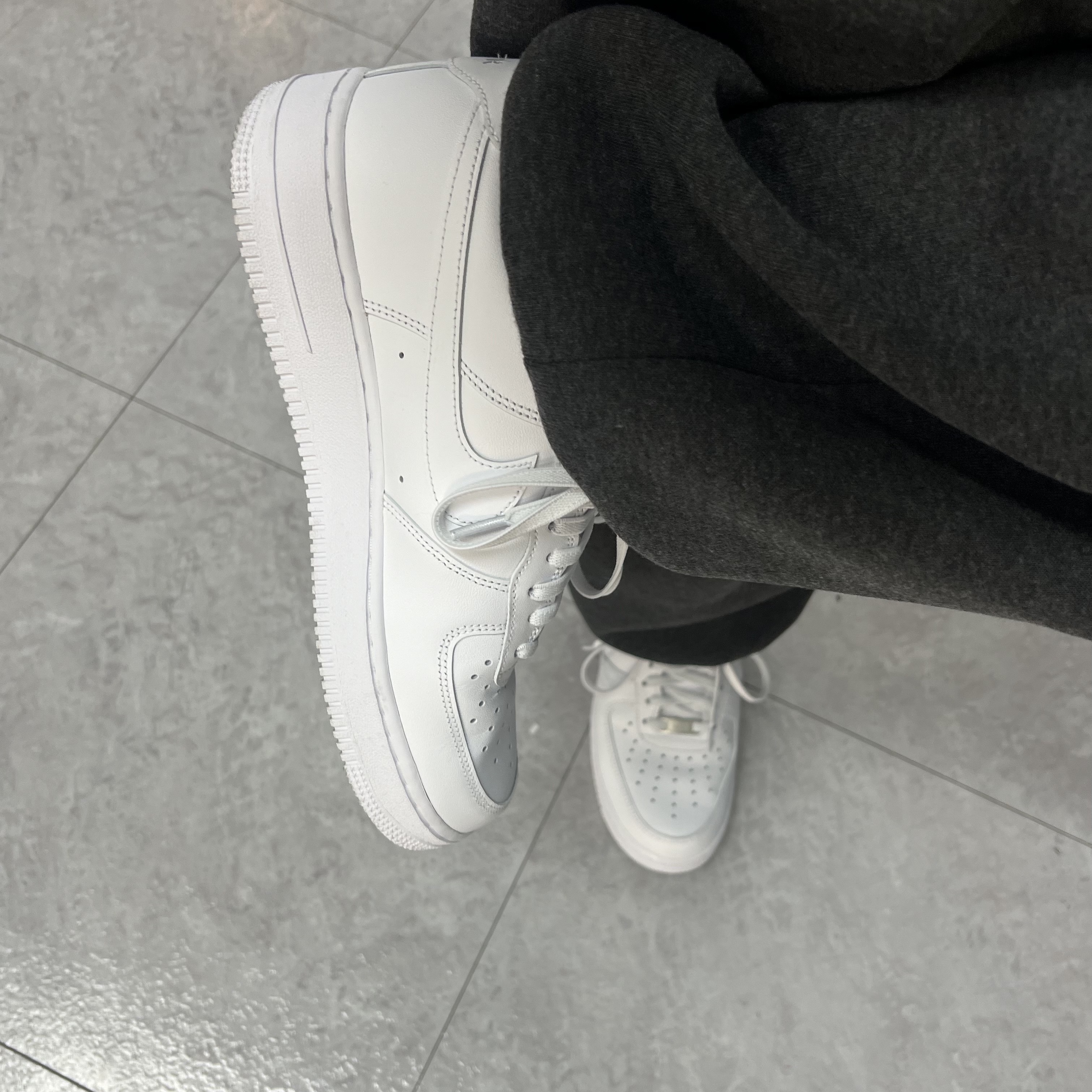 Nike Air Force 1 '07 Low White 착용 스타일 - 3