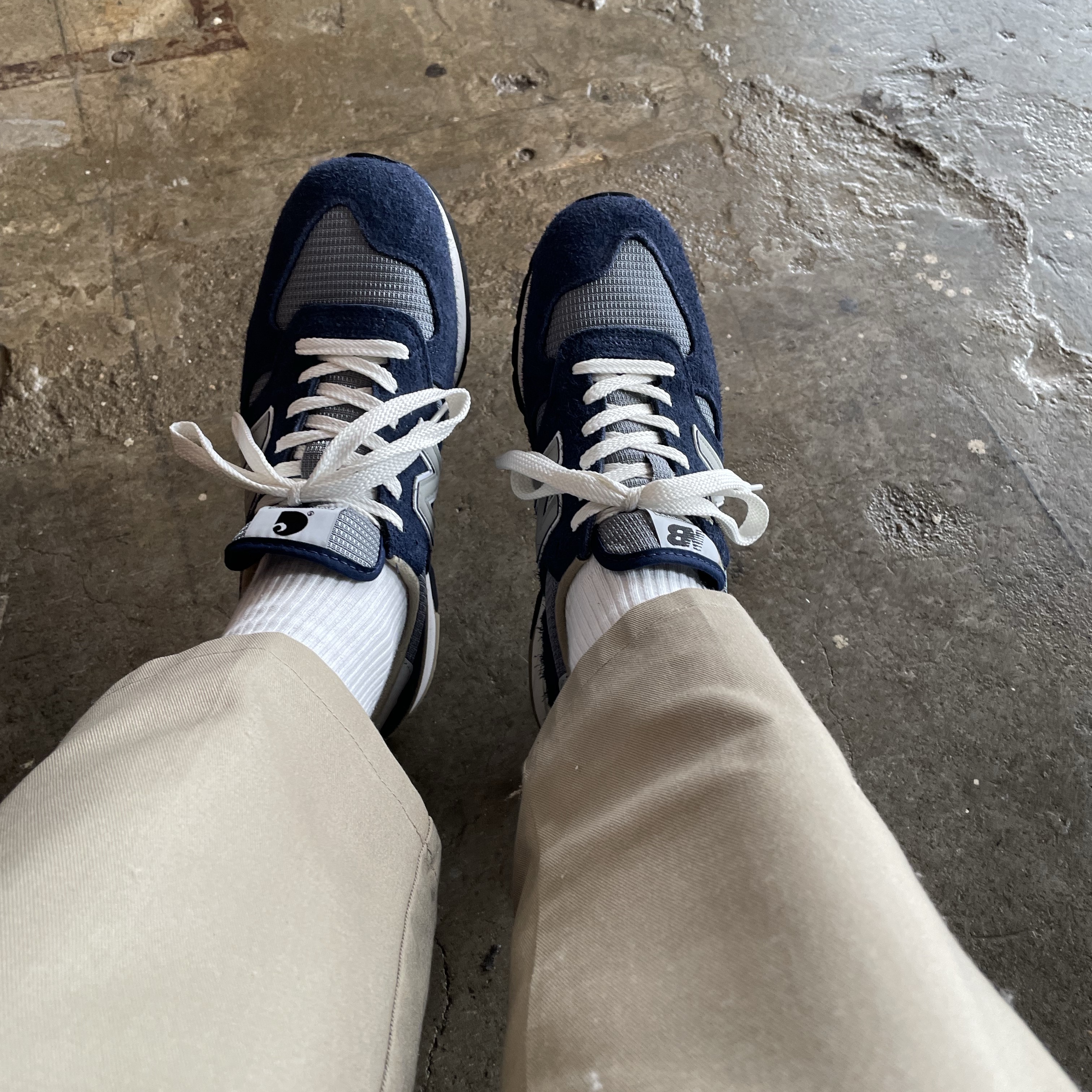 New Balance x Carhartt WIP 990v1 Made in USA Sculpture Center 착용 스타일