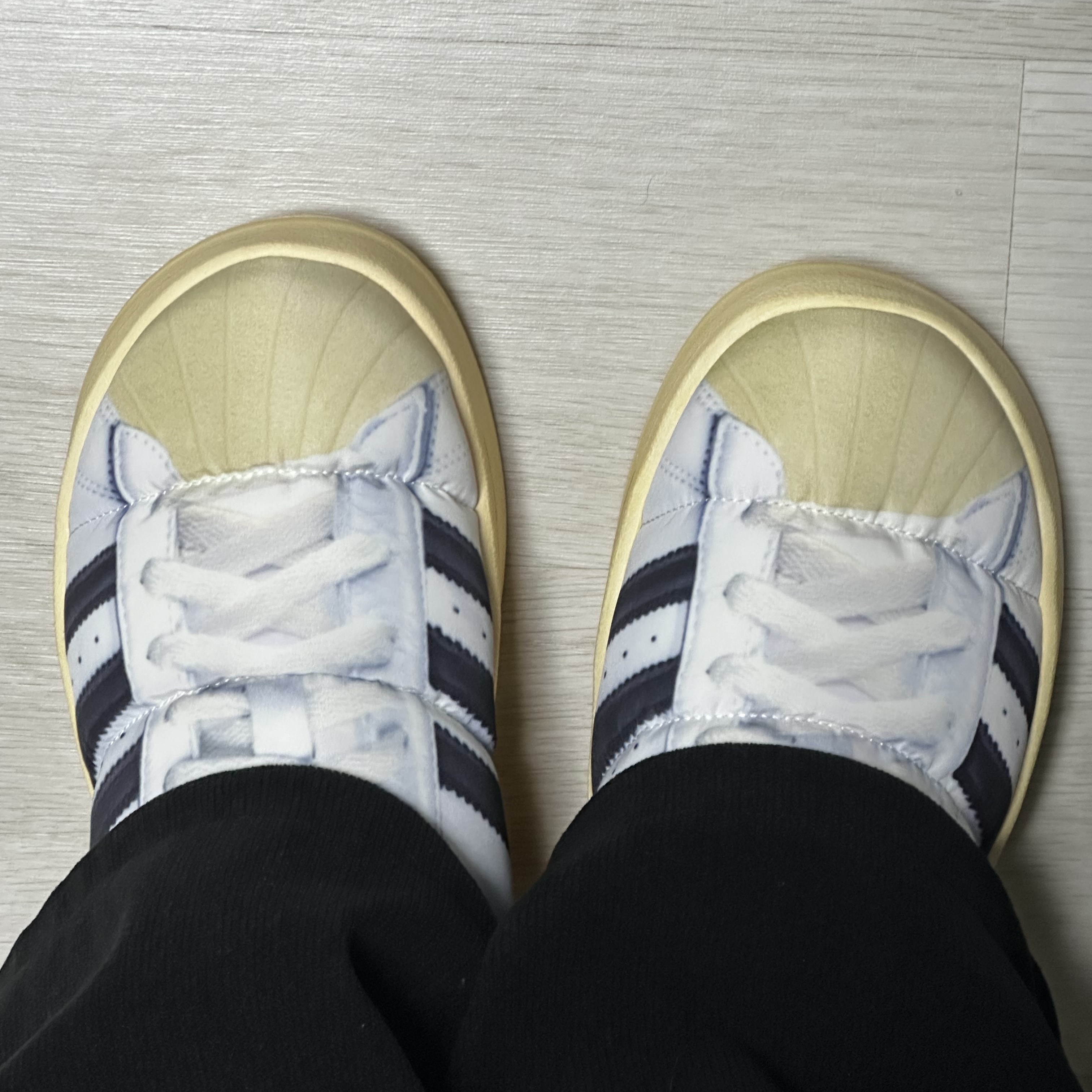 Adidas Puffylette Superstar Cloud White 착용 스타일 - 1