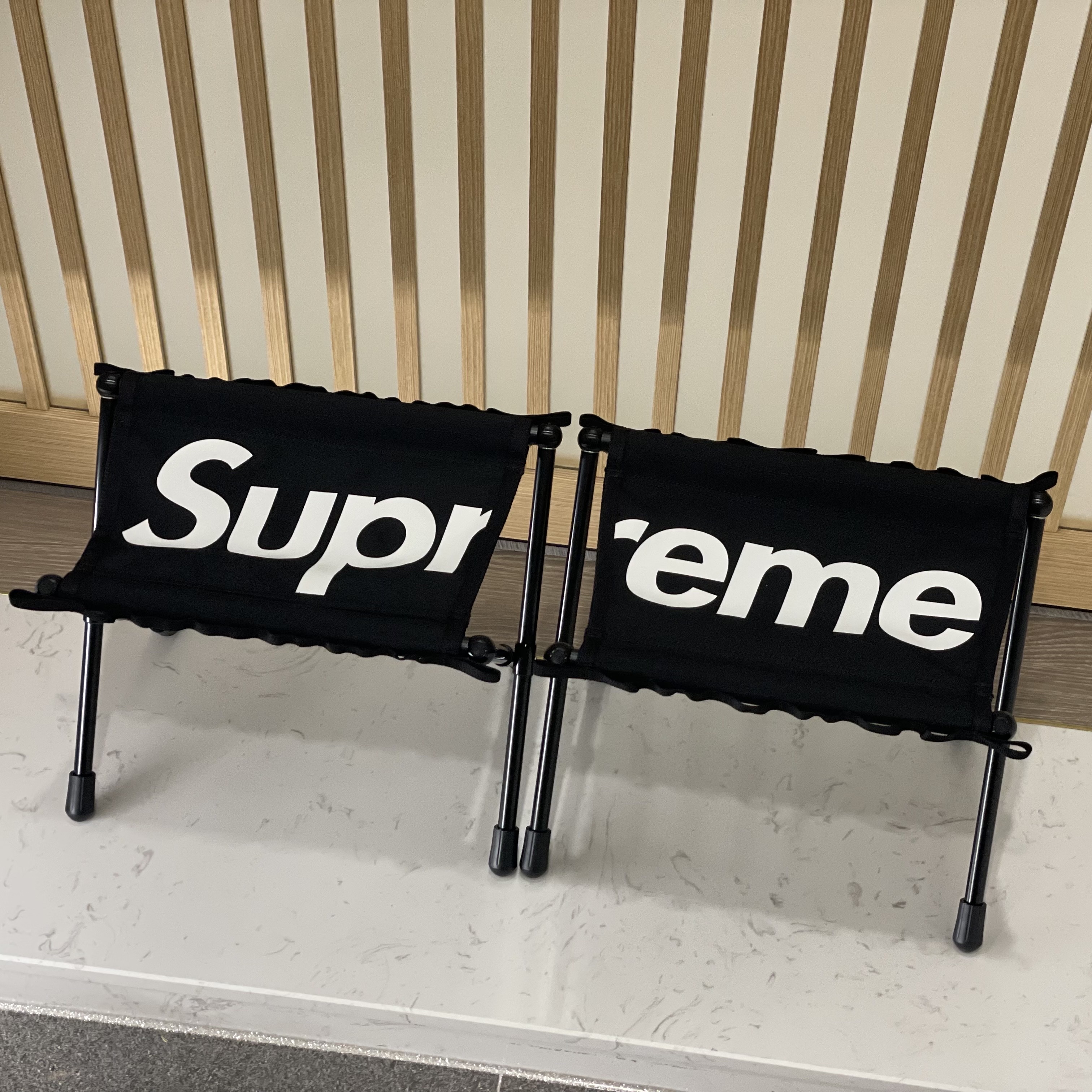 Supreme x Helinox Tactical Field Stool Black (Set Of 2) - 23FW 착용 스타일 - 1