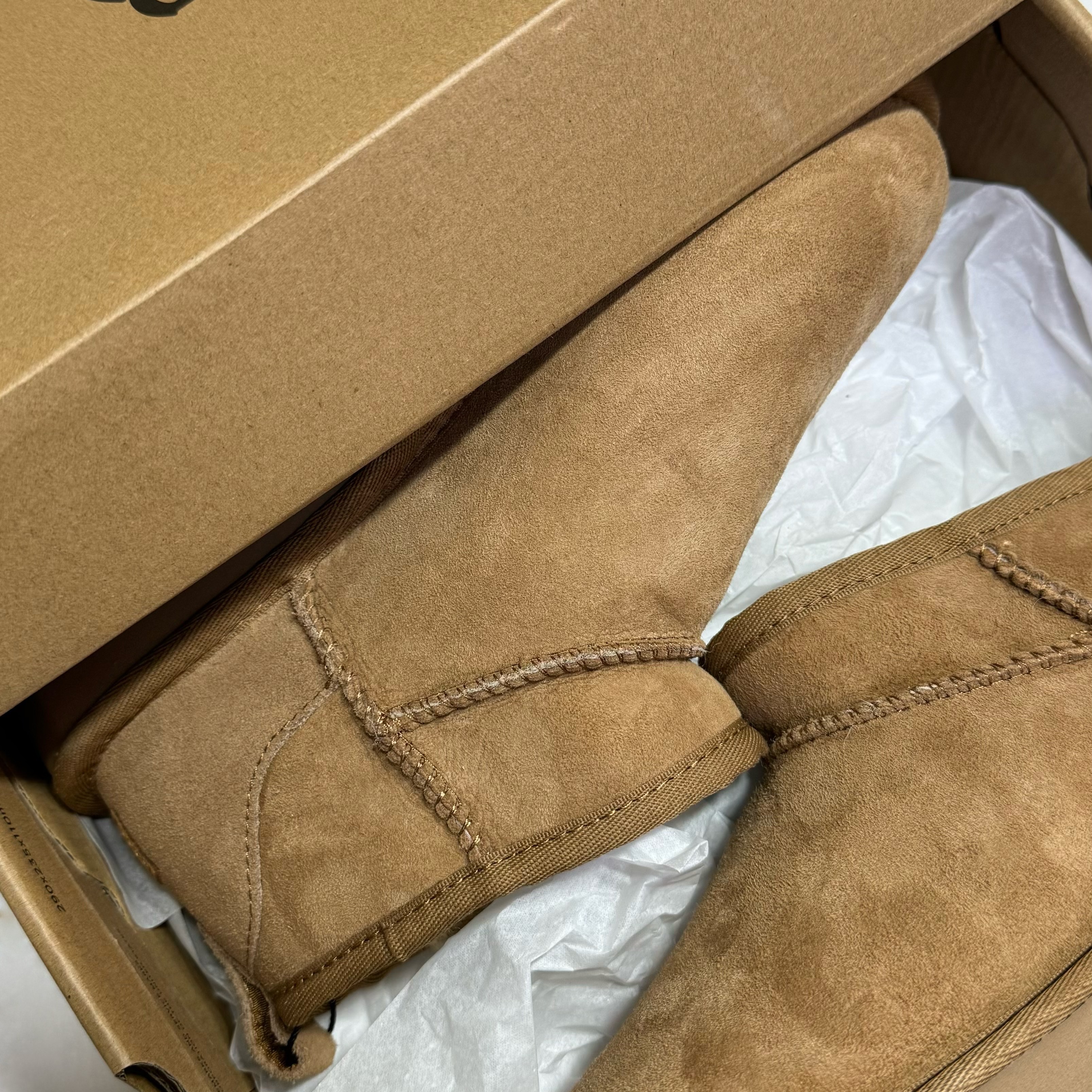 (W) UGG Classic Ultra Mini Boots Chestnut 착용 스타일