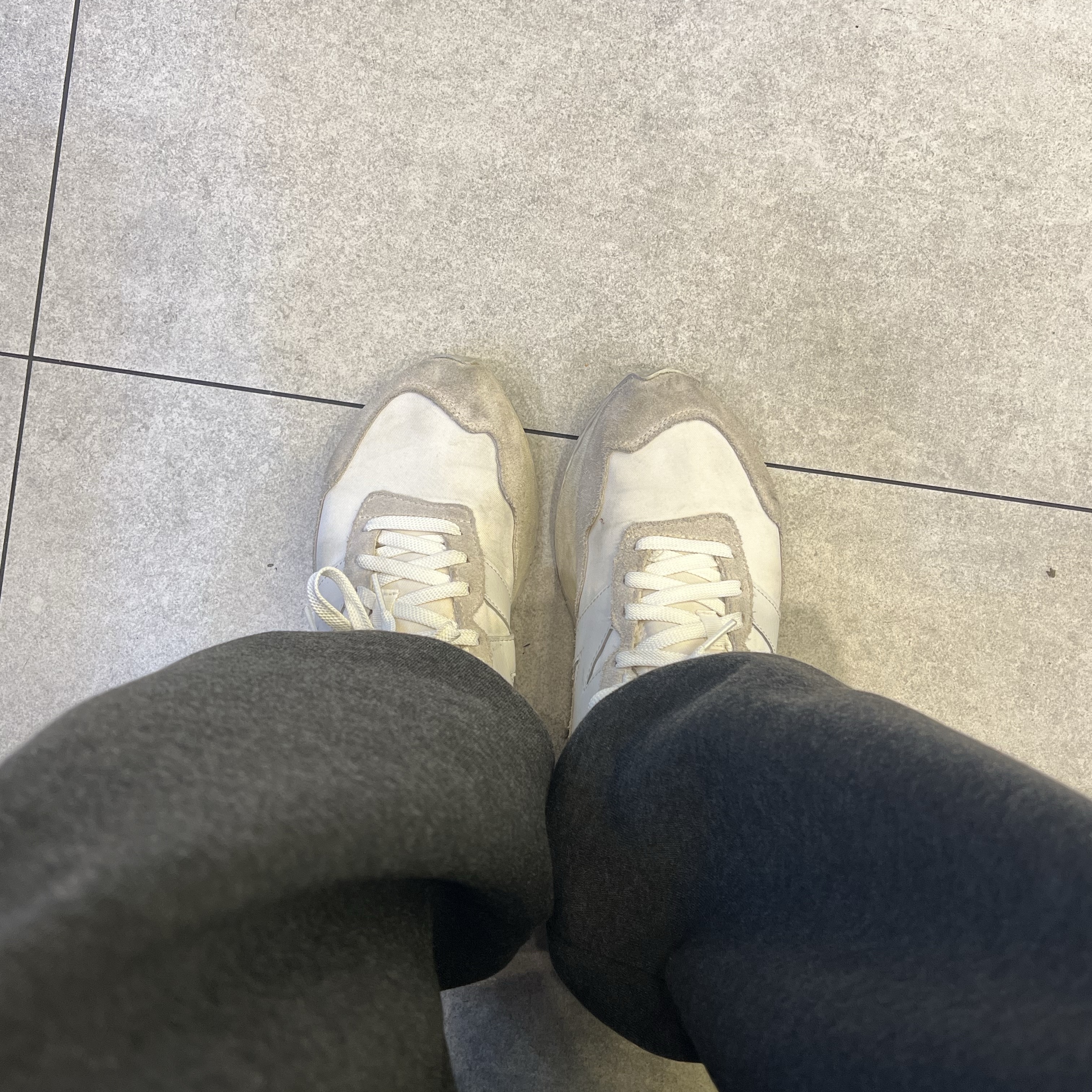New Balance 237 Timberwolf Sand 착용 스타일 - 1
