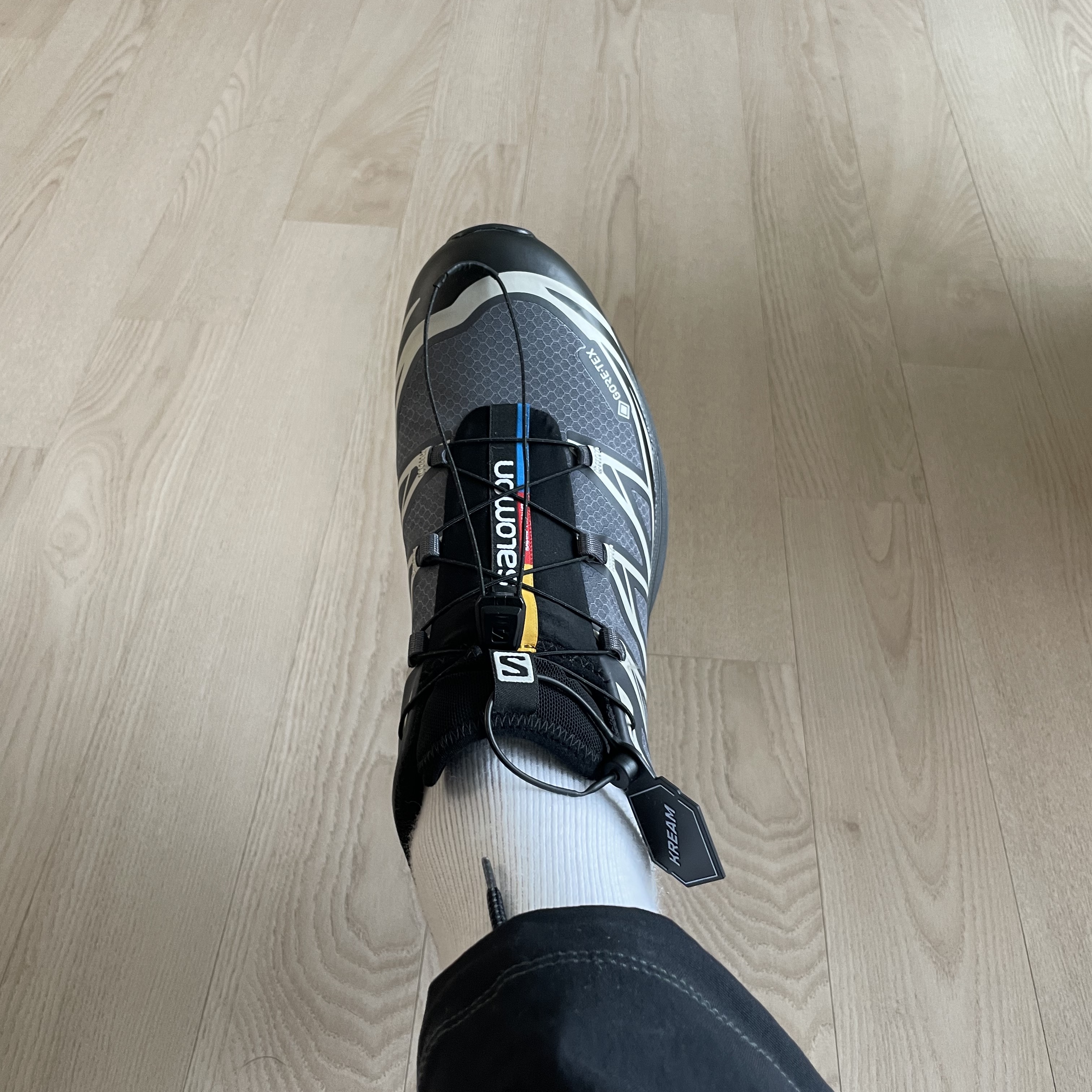 Salomon XT-6 Gore-Tex Black Ebony 착용 스타일