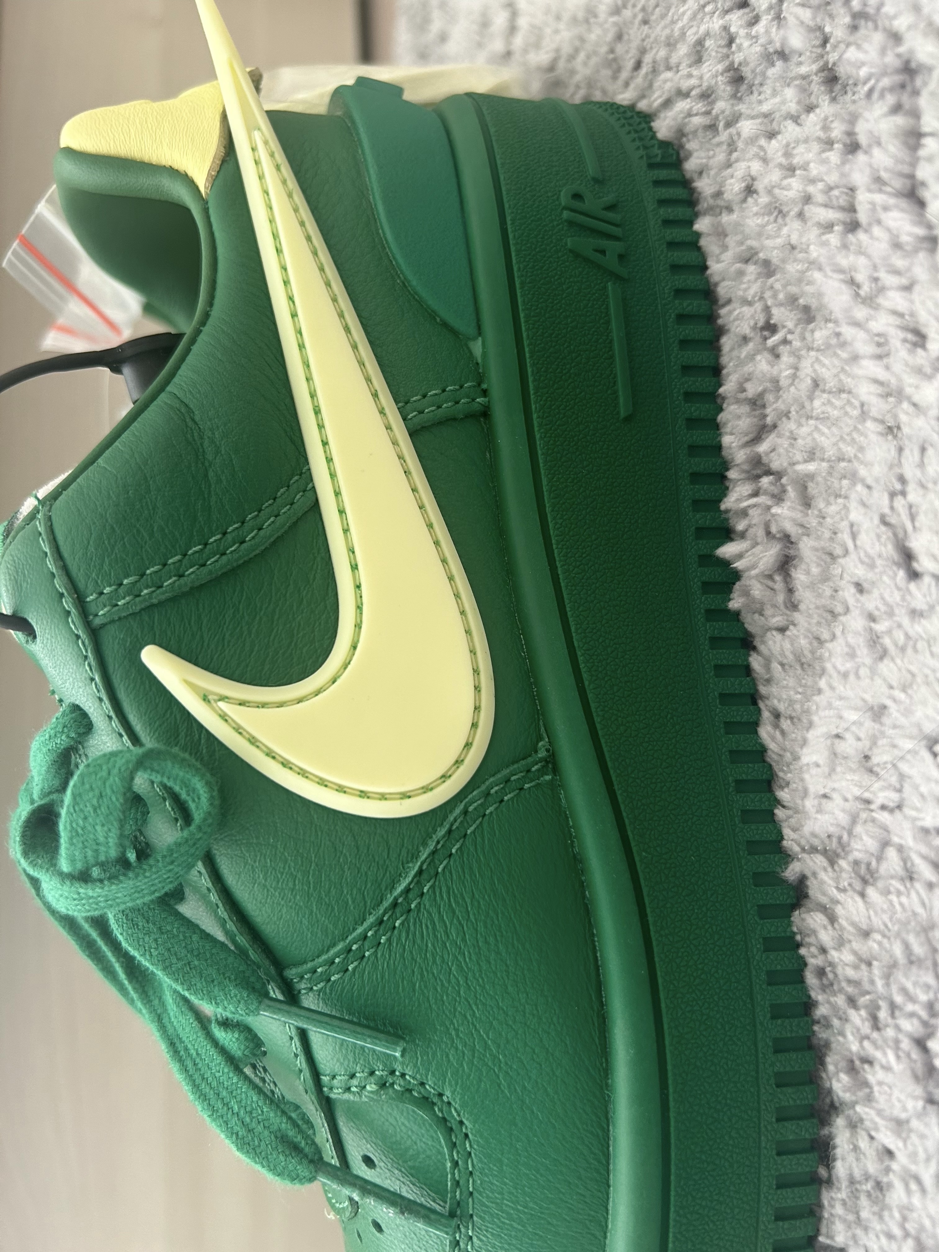 Nike x Ambush Air Force 1 Low SP Pine Green and Citron 착용 스타일 - 1